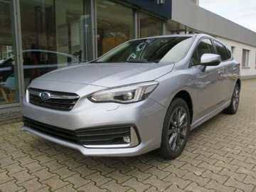 2.0ie Platinum 8-fach bereift Allrad Navi Leder LE