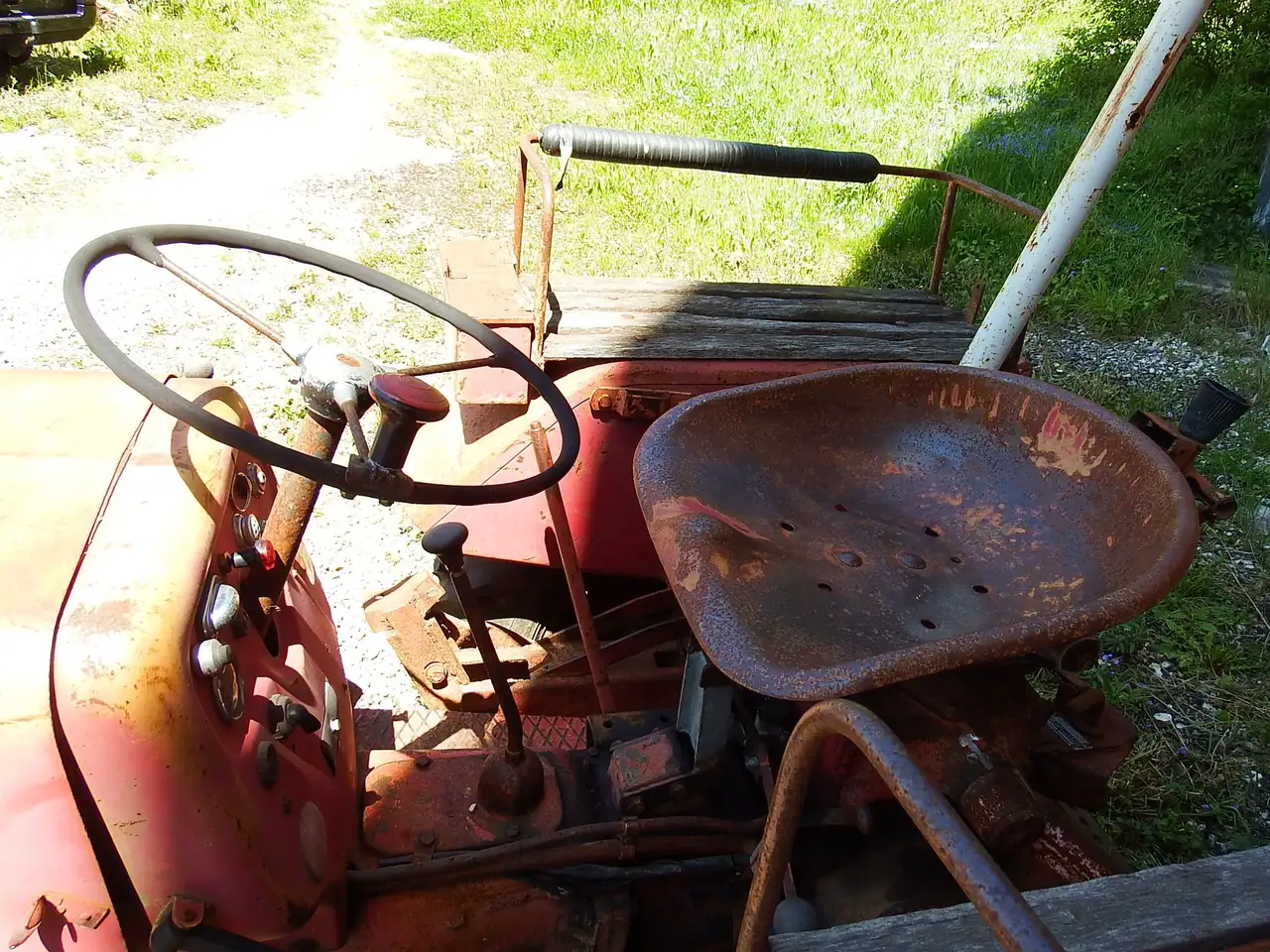 MC CORMICK D217 Traktor, foto 3