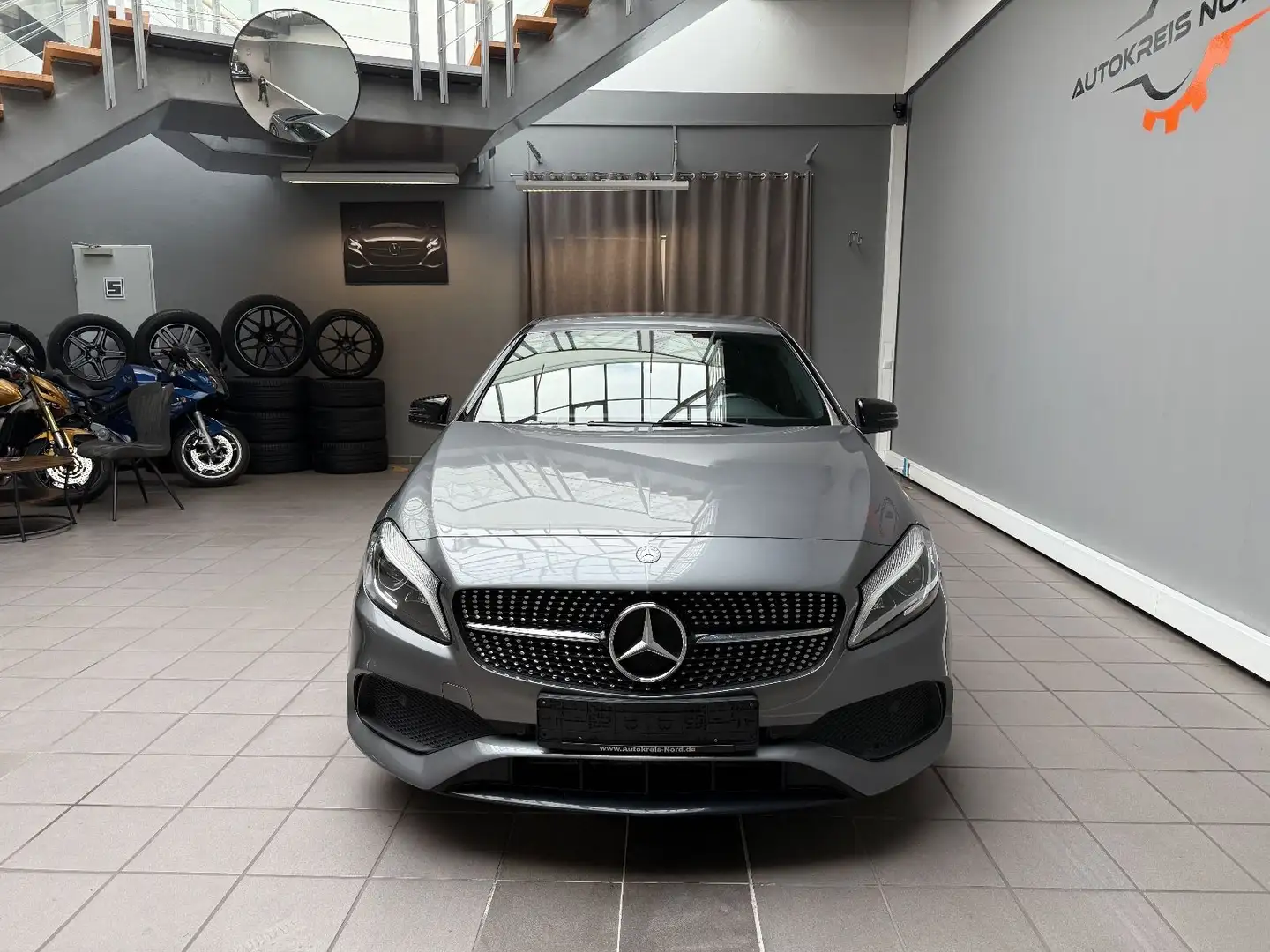 Mercedes-Benz A 200 CDI AMG +HU NEU+KAMARA+NIGHT PAKET+ Grau - 2