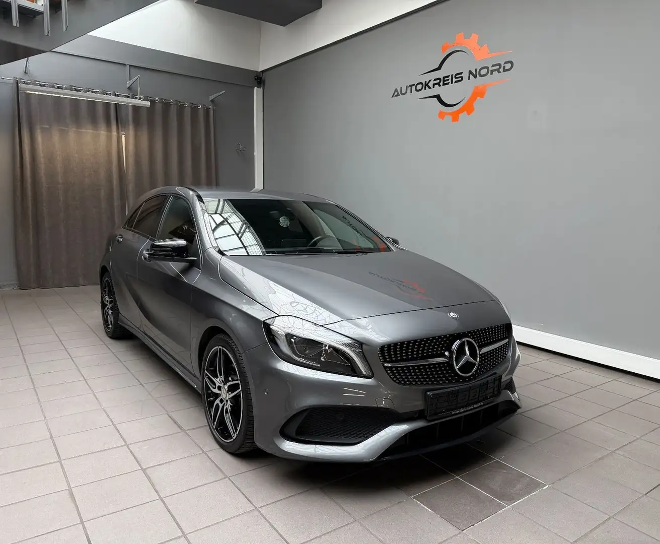 Mercedes-Benz A 200 CDI AMG +HU NEU+KAMARA+NIGHT PAKET+ Grau - 1