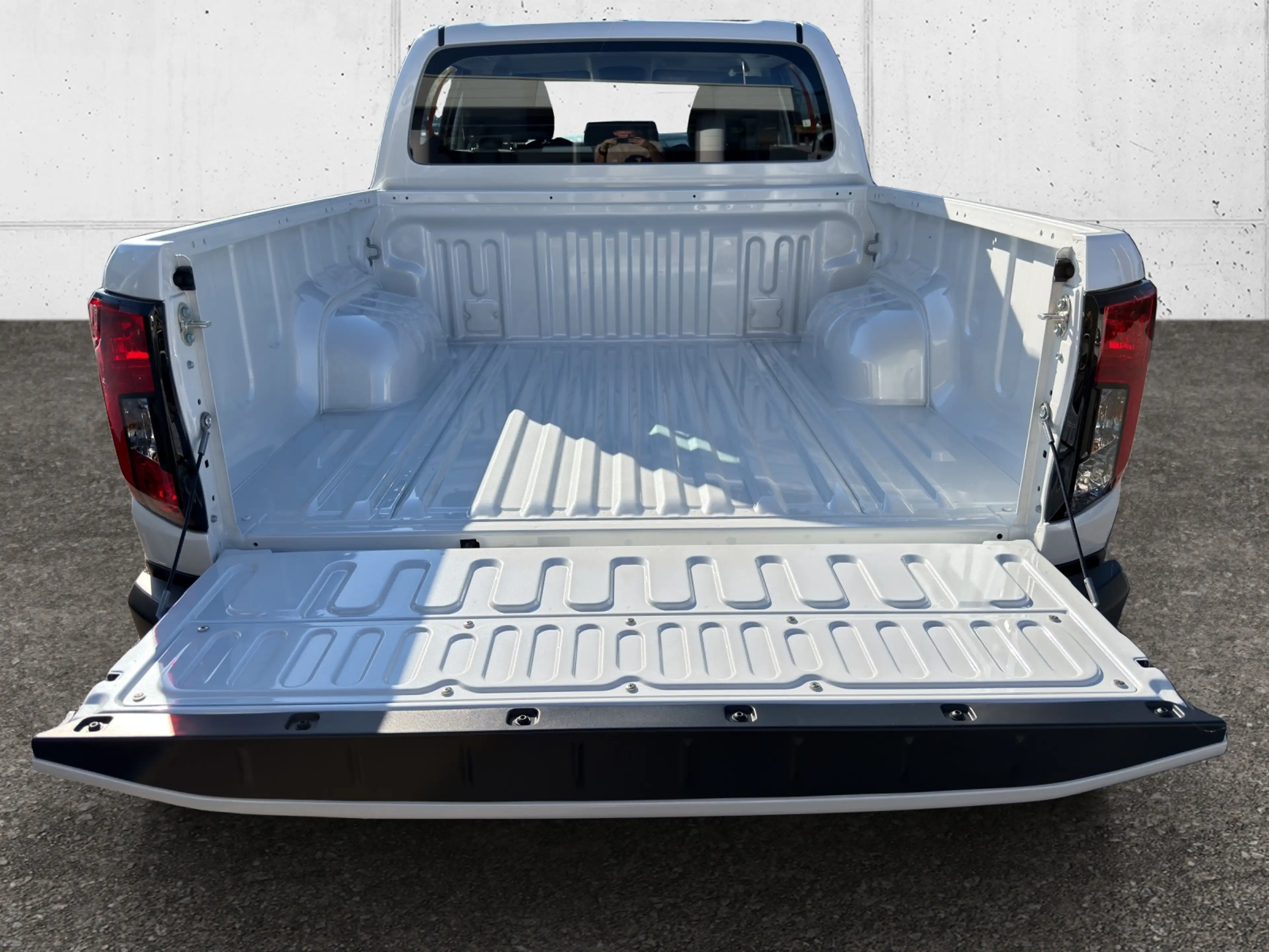 Toyota Hilux DK Elektro 4WD Duty 59kwH 4t. — photo 9