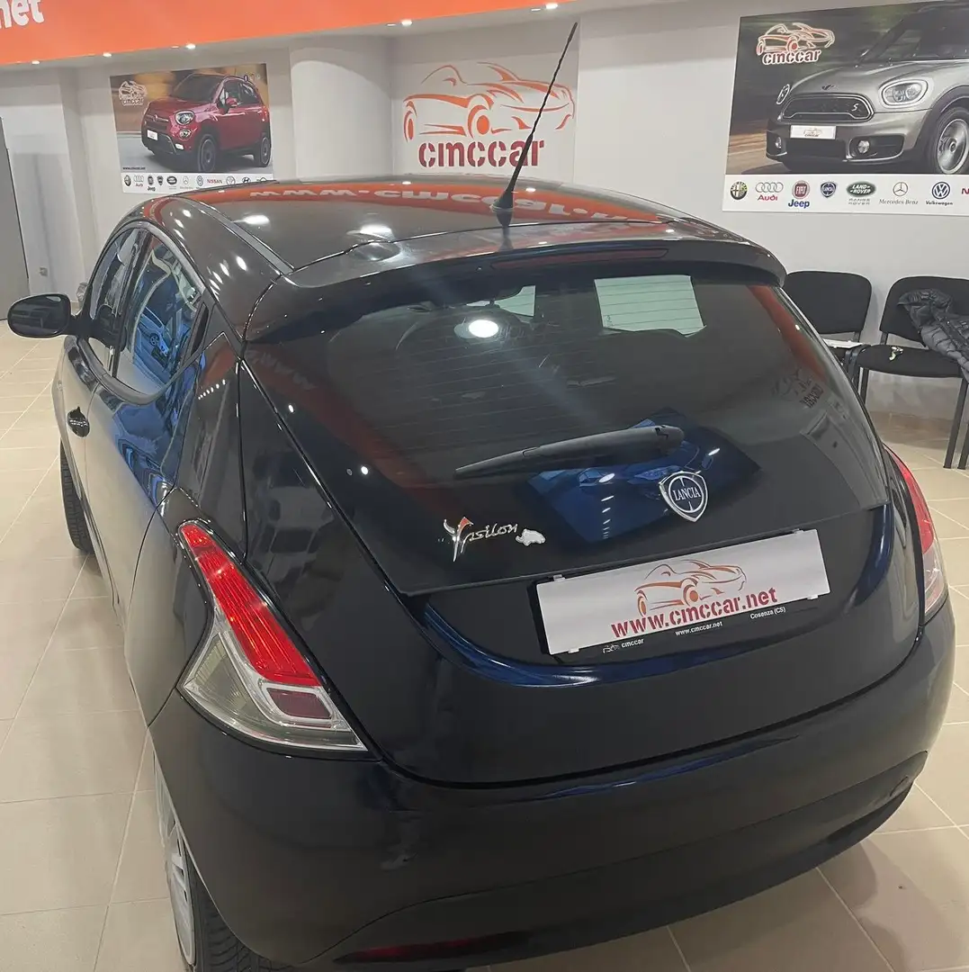 Lancia Ypsilon Ypsilon 1.2 8v Gold c/CL ecochic Gpl 69cv Nero - 2