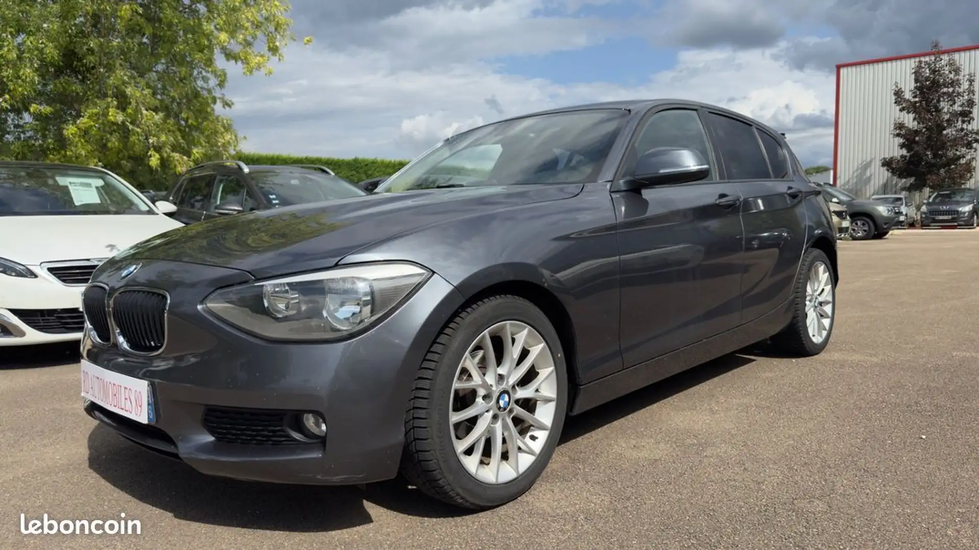 BMW 116 SERIE 116D Lounge 116 CH Grau - 1