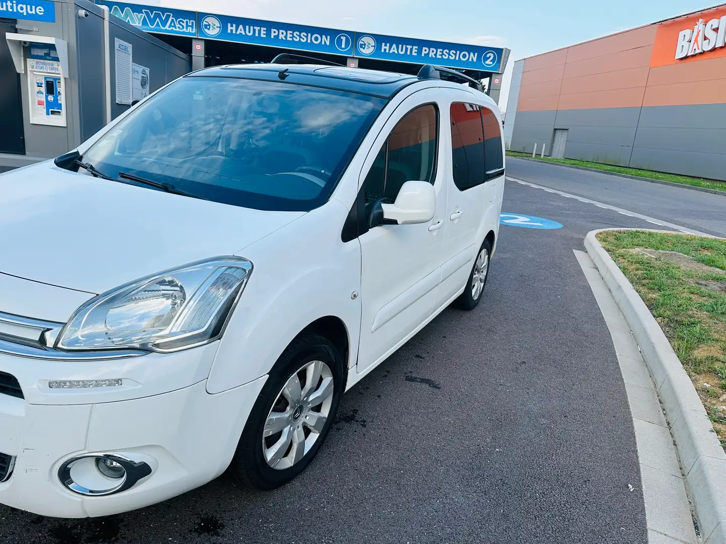 Citroen Berlingo Berlingo HDi 92 FAP Airdream Multispace Pack Blanc - 1