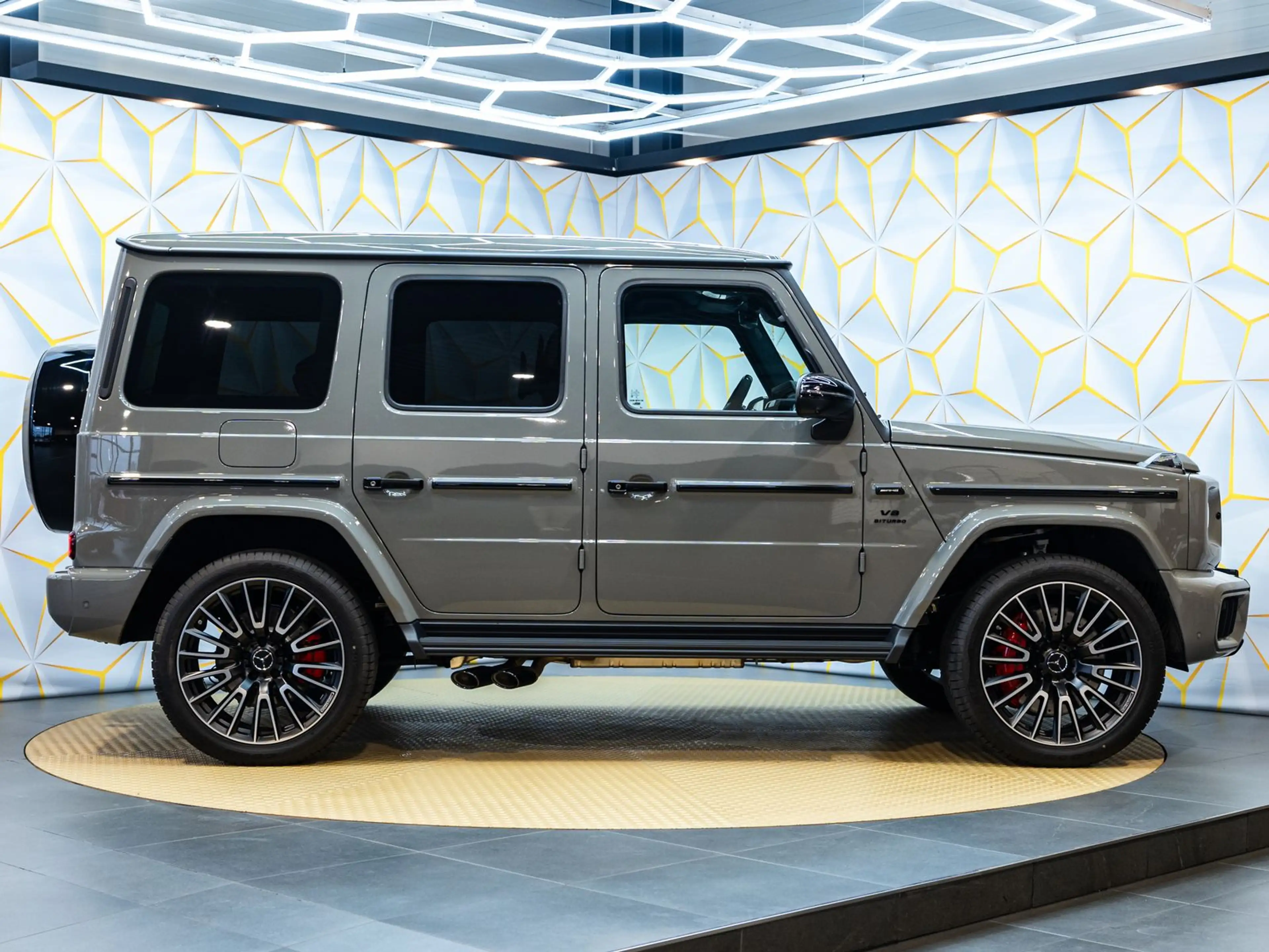 Mercedes-Benz G 63 AMG A22/SUPERIOR/CARBON/PROD.2026 — photo 4