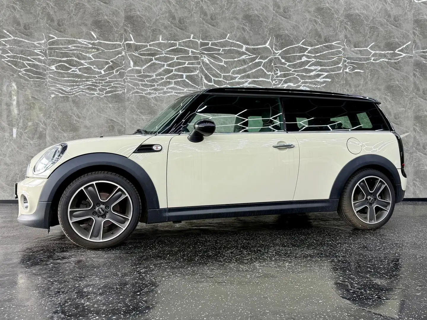 MINI Cooper D Clubman Cooper D Белый - 2