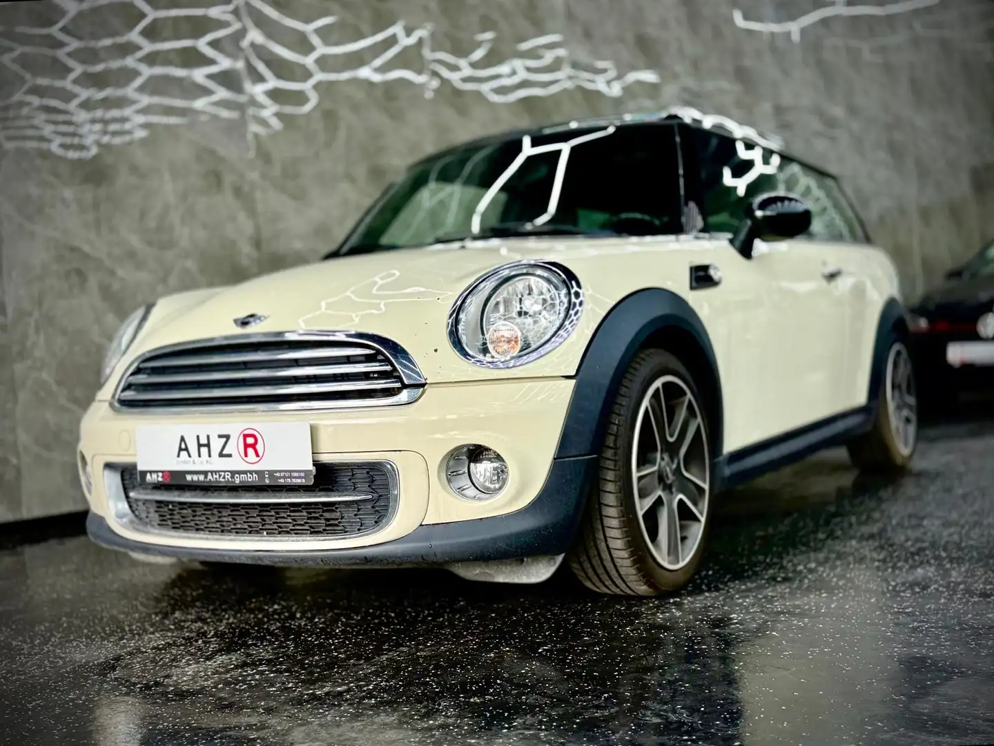MINI Cooper D Clubman Cooper D Белый - 1