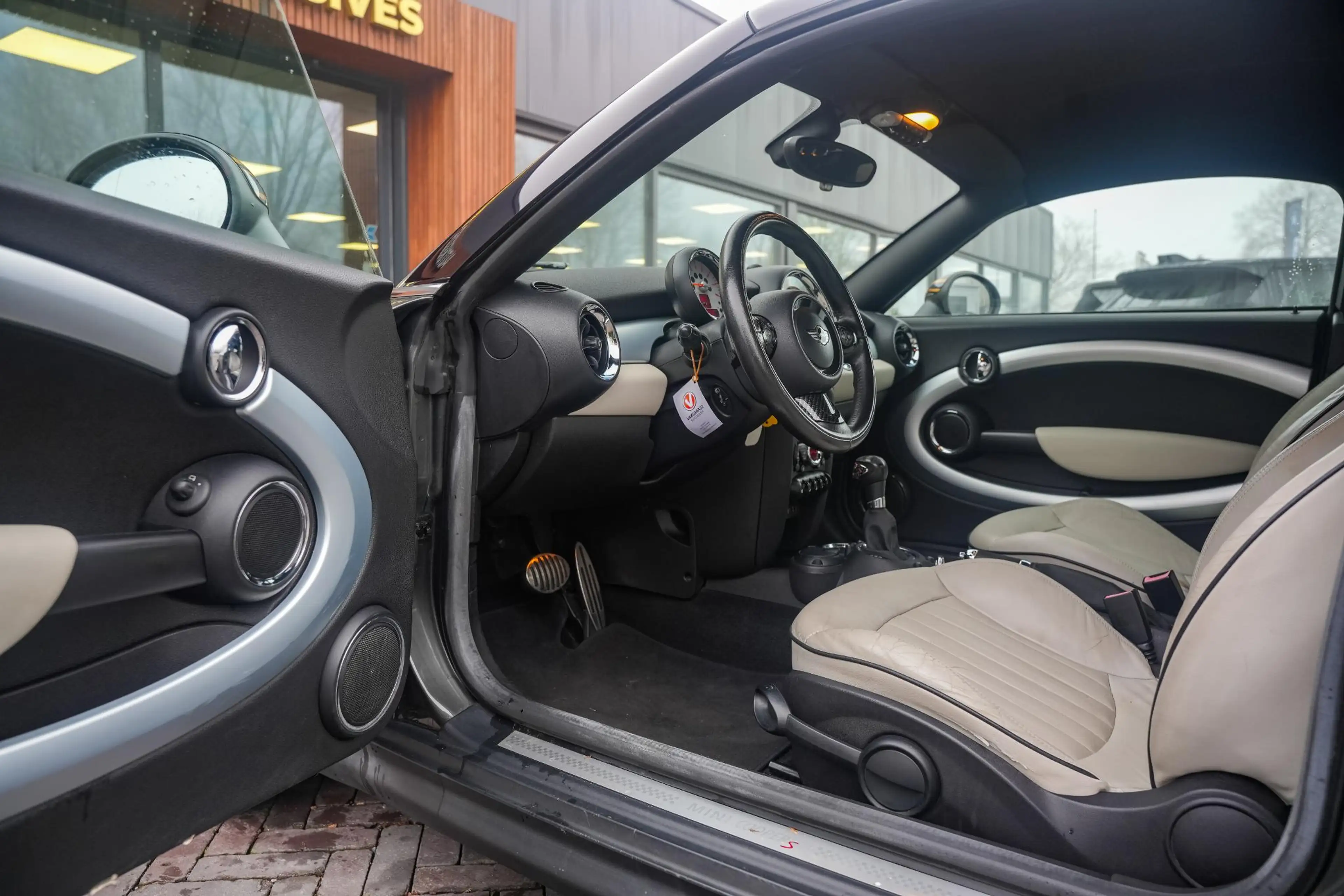 MINI Cooper S Coupe Mini 1.6 Pepper Coupé PDC Cruise Leder Interieur — photo 2