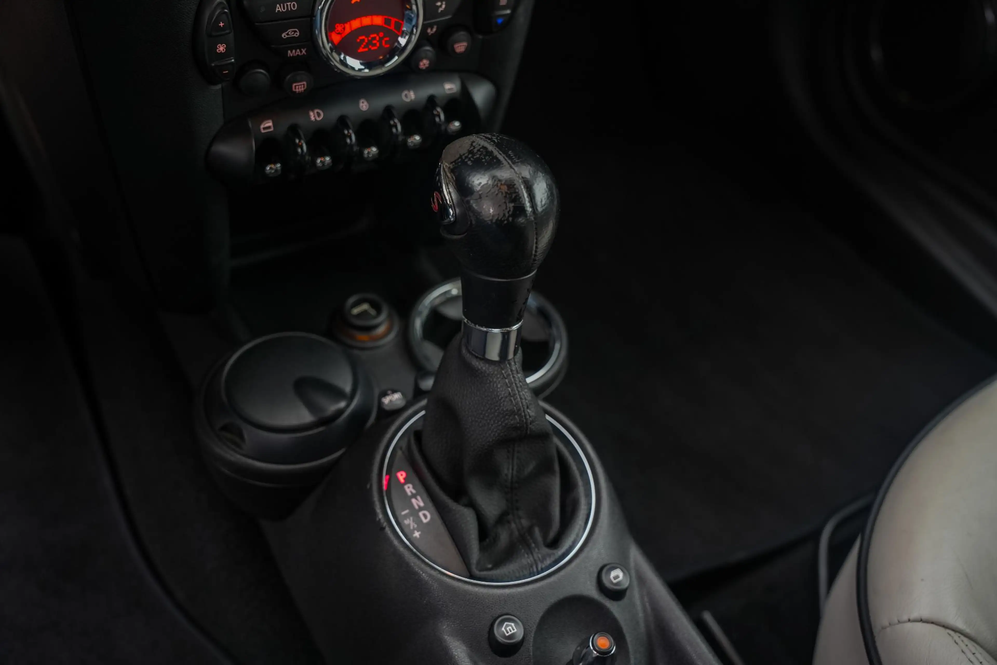 MINI Cooper S Coupe Mini 1.6 Pepper Coupé PDC Cruise Leder Interieur — photo 15