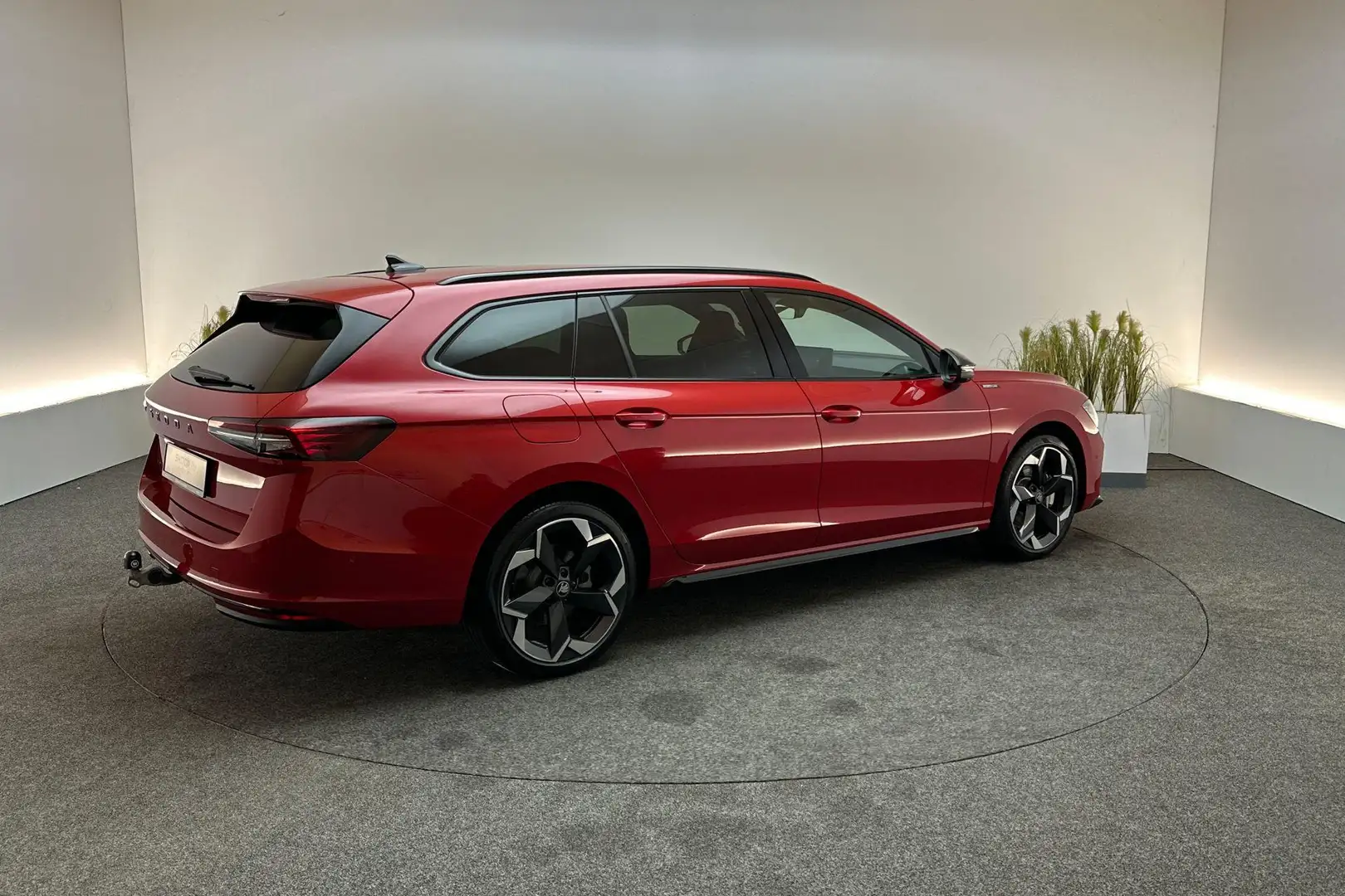 Skoda Superb 1.5 TSI 204pk DSG PHEV Sportline Business | Trekha Rood - 2