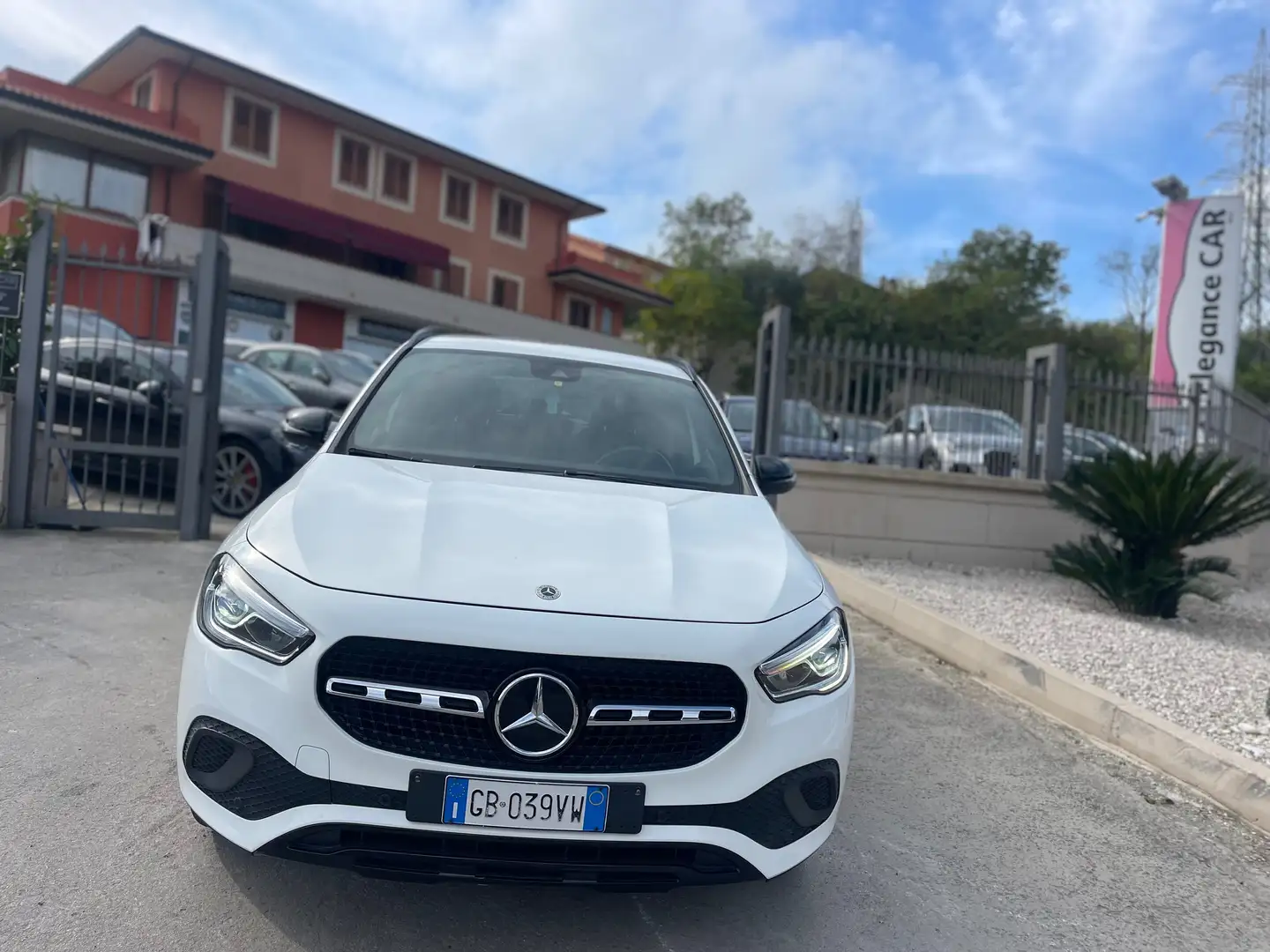 Mercedes-Benz GLA 200 VENDUTA Bianco - 2