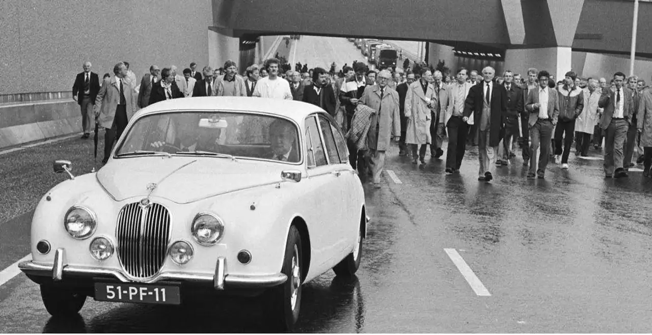 Jaguar 240 Overdrive, foto 3