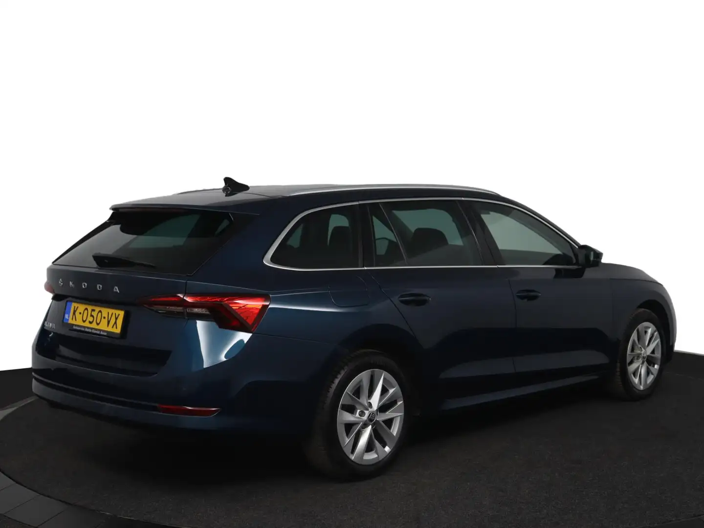 Skoda Octavia Combi 1.0 TSI Style|17"|Stoelverwarming|LED Blauw - 2