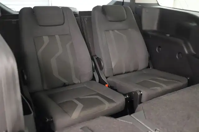 Ford Grand Tourneo Connect view 14