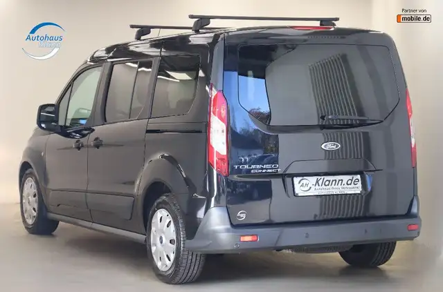 Ford Grand Tourneo Connect view 6