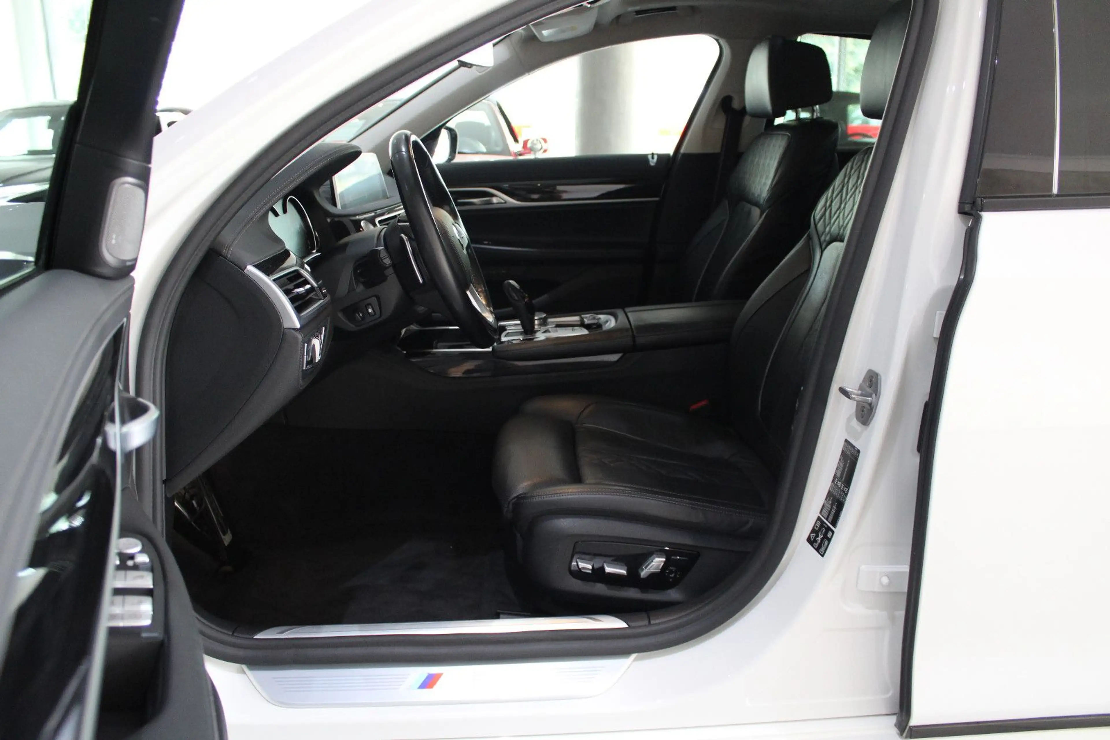 BMW 740 d xDrive M-SPORTPAKET INDIVIDUAL *EURO 6 &DPF — photo 7