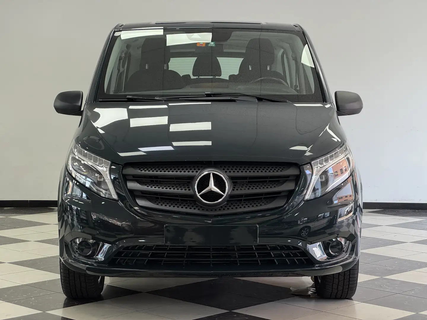 Mercedes-Benz Vito 4x4 Tourer Pro 114 7G TRONIC Long 8 posti Euro 6 Vert - 2