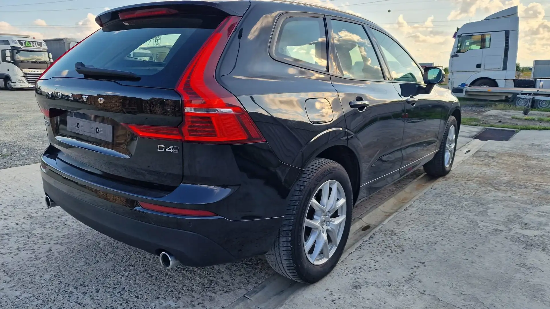 Volvo XC60 XC60 D4 Momentum Pro Momentum Pro Schwarz - 2