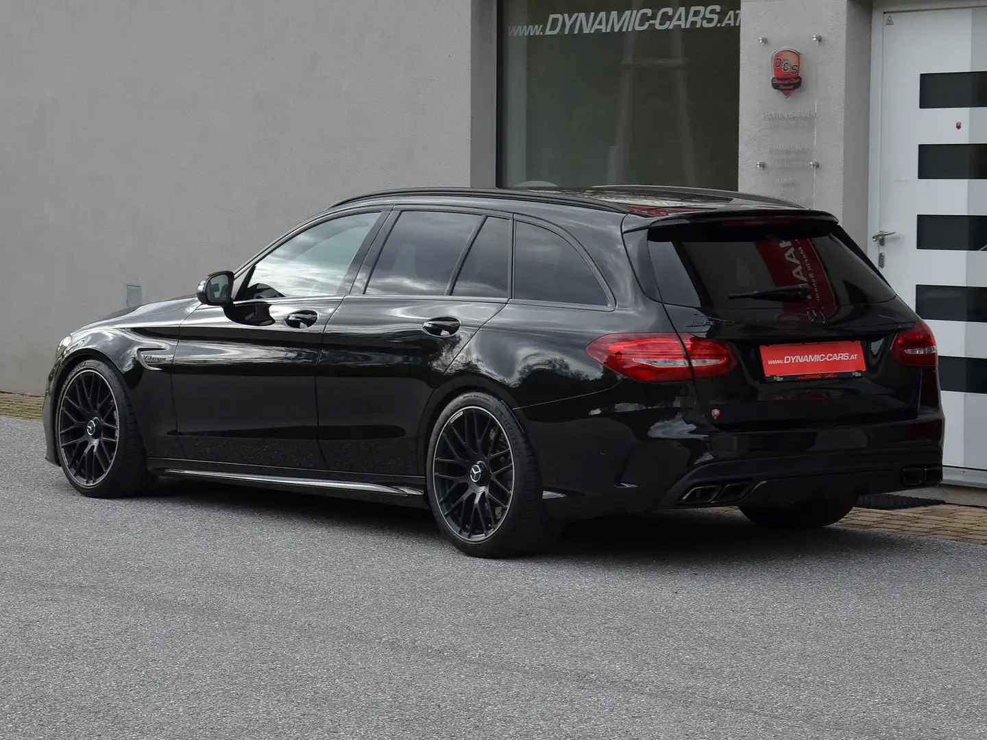 Mercedes-Benz C 63 AMG T, all-black, Perf. AMG-AGA, geringe Laufleistung Noir - 2