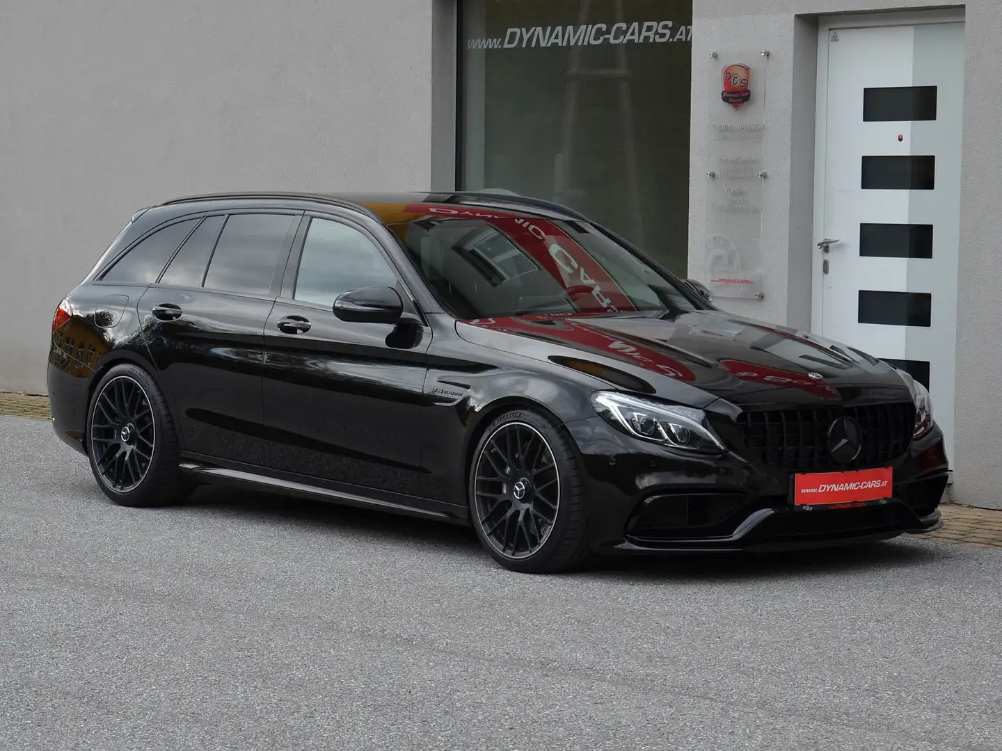Mercedes-Benz C 63 AMG T, all-black, Perf. AMG-AGA, geringe Laufleistung Noir - 1