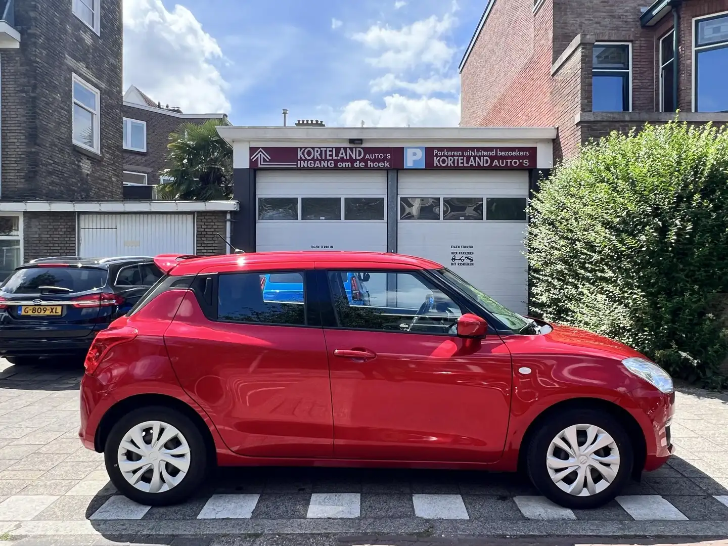 Suzuki Swift 1.2 Comfort Rosso - 2