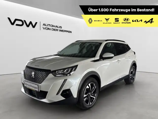 Peugeot 2008 Allure Ganzjahresreifen Sitzheizung Klima Navi