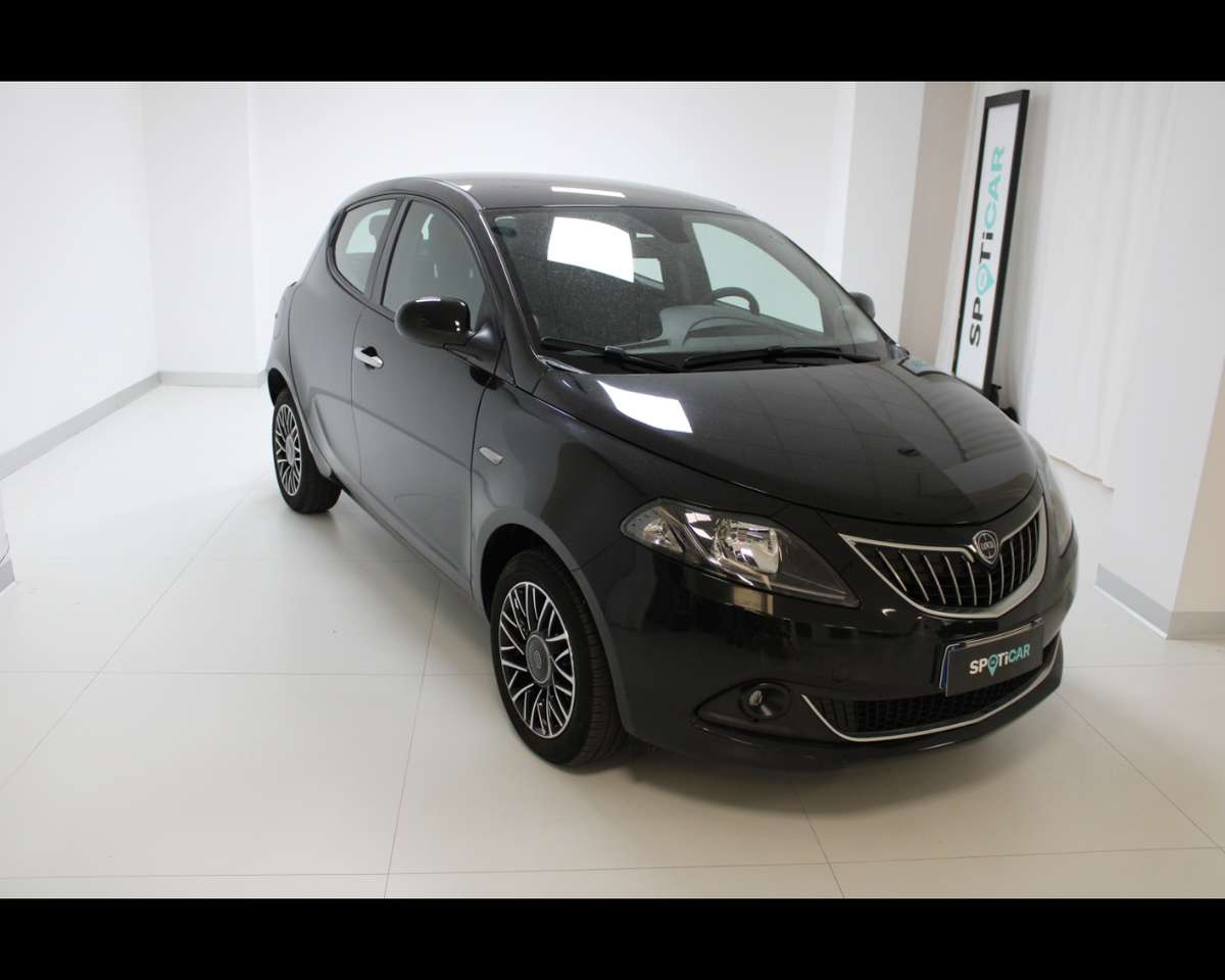 Lancia Ypsilon 1.0 FireFly 5 porte S&S Hybrid Gold Plus