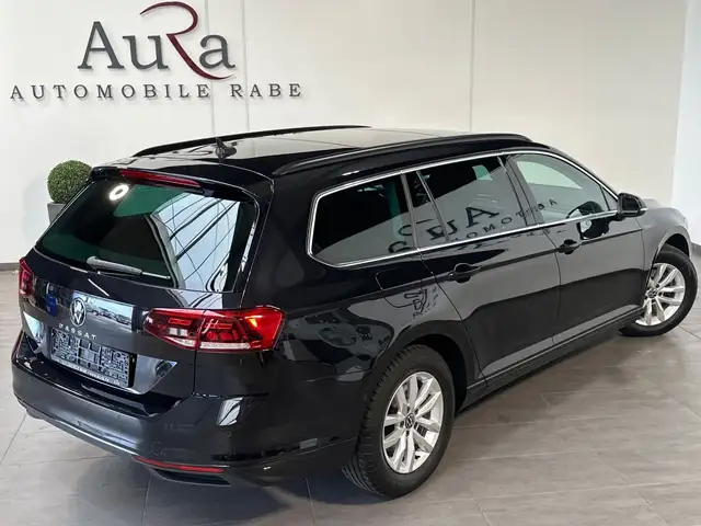 Volkswagen Passat view 5
