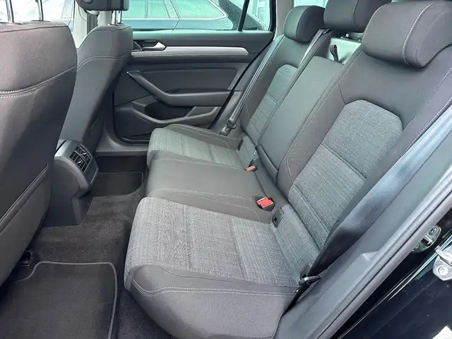Volkswagen Passat view 12