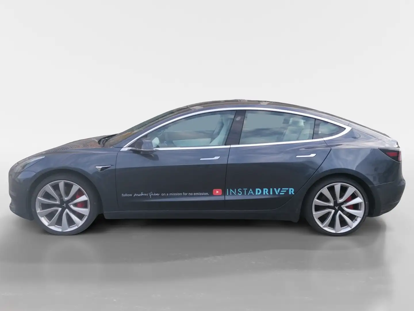 Tesla Model 3 Performance Silber - 2