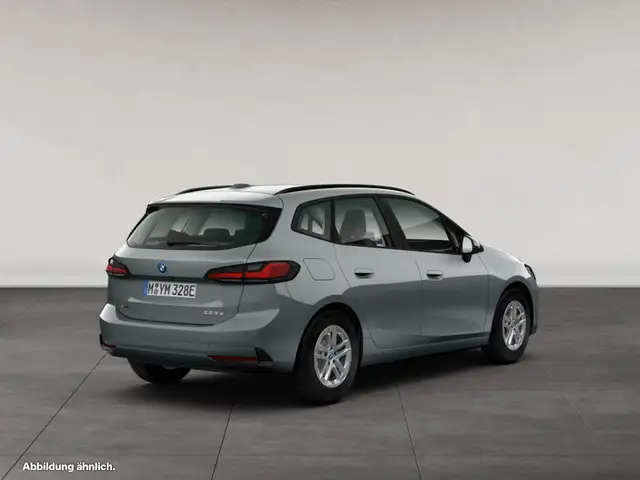 BMW 2 Series view 2