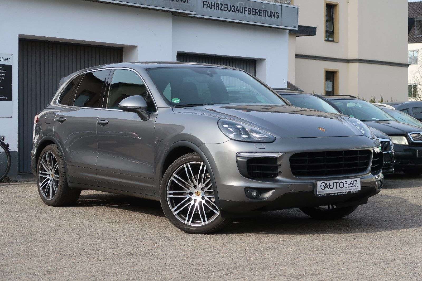 Second hand Porsche Cayenne 