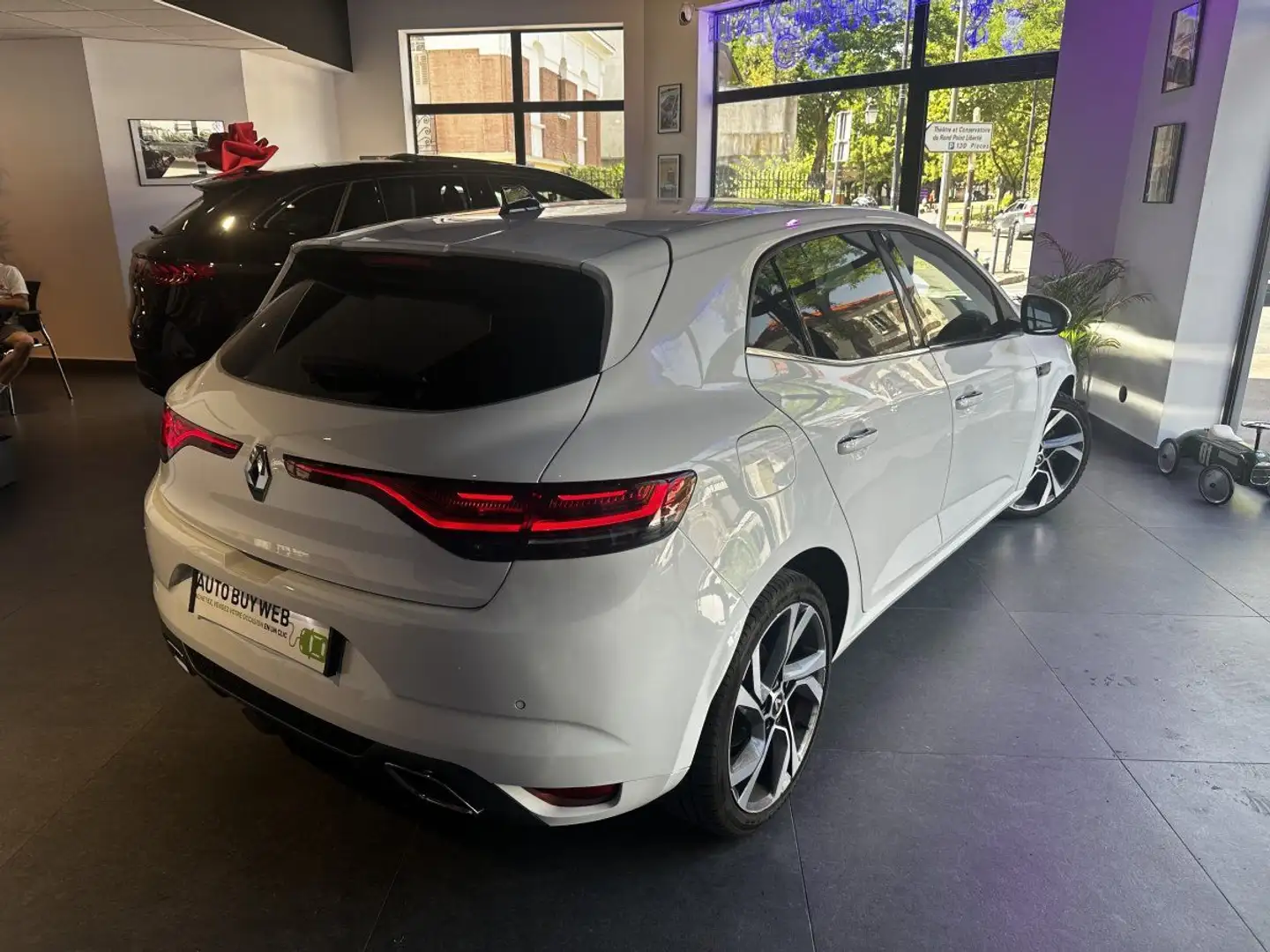 Renault Megane IV BERLINE TCe 140 EDC FAP RS LINE/ ENTRETIEN / SI Blanc - 2