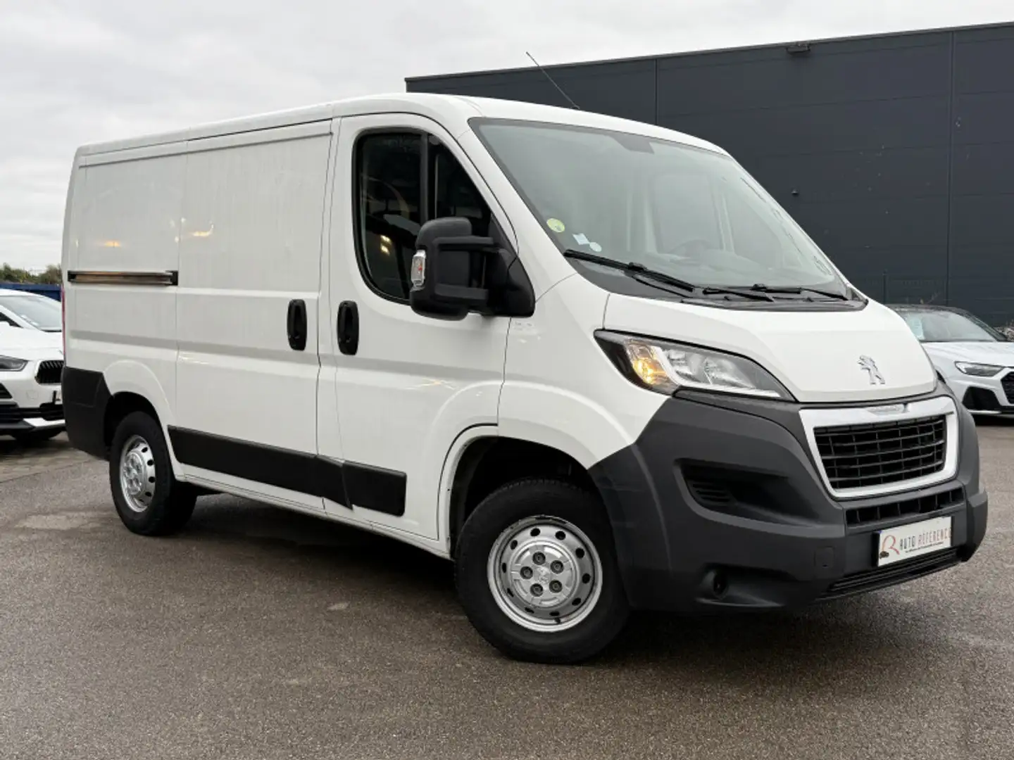 Peugeot Boxer 330 L1H1 2.0 BLUEHDI 110 PREMIUM Blanc - 2
