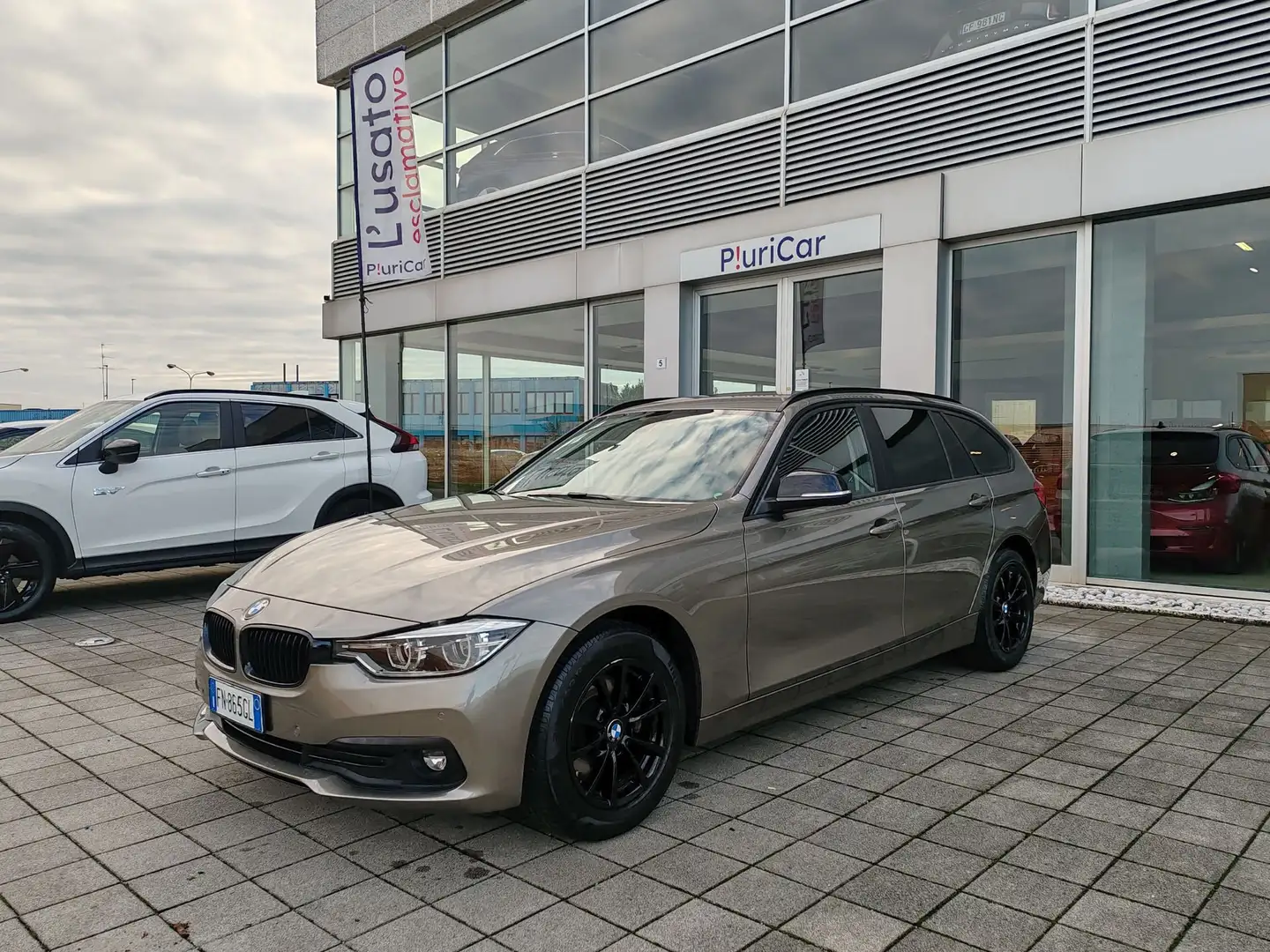 BMW 320 d 190cv xDrive Bus. Advantage auto Fari LED Goud - 1