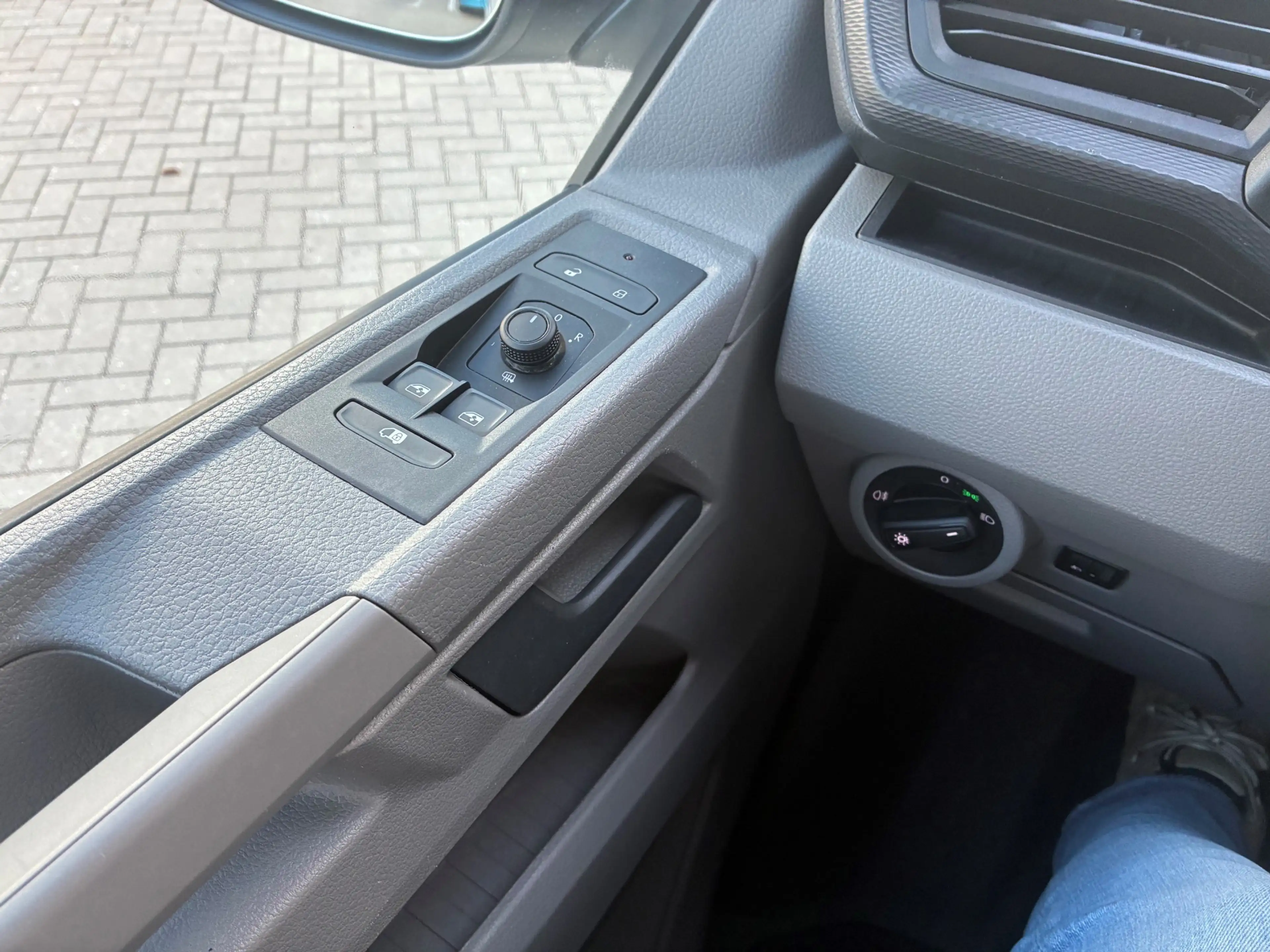 Volkswagen T6.1 Transporter 2.0 TDI 110PK L2H1 — photo 12