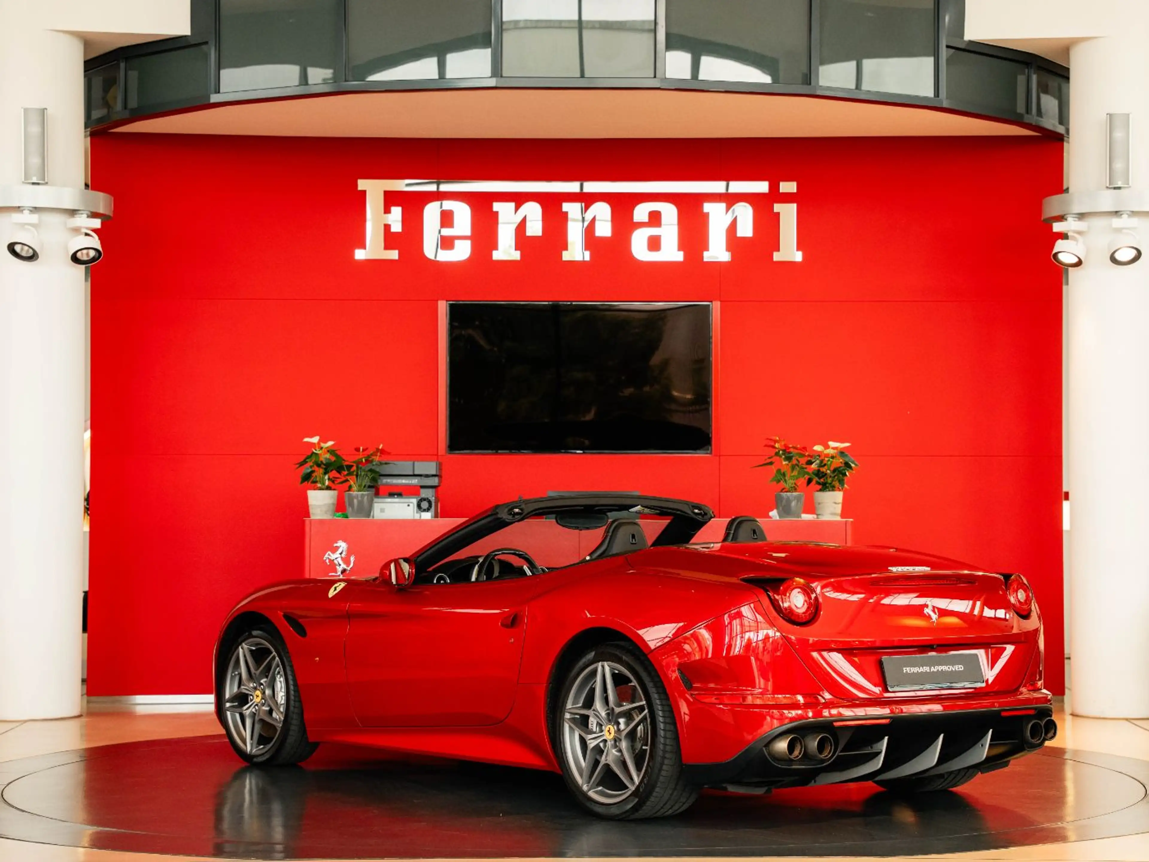 Ferrari California T Carbon *Alcantara*Parkkamera* — photo 5