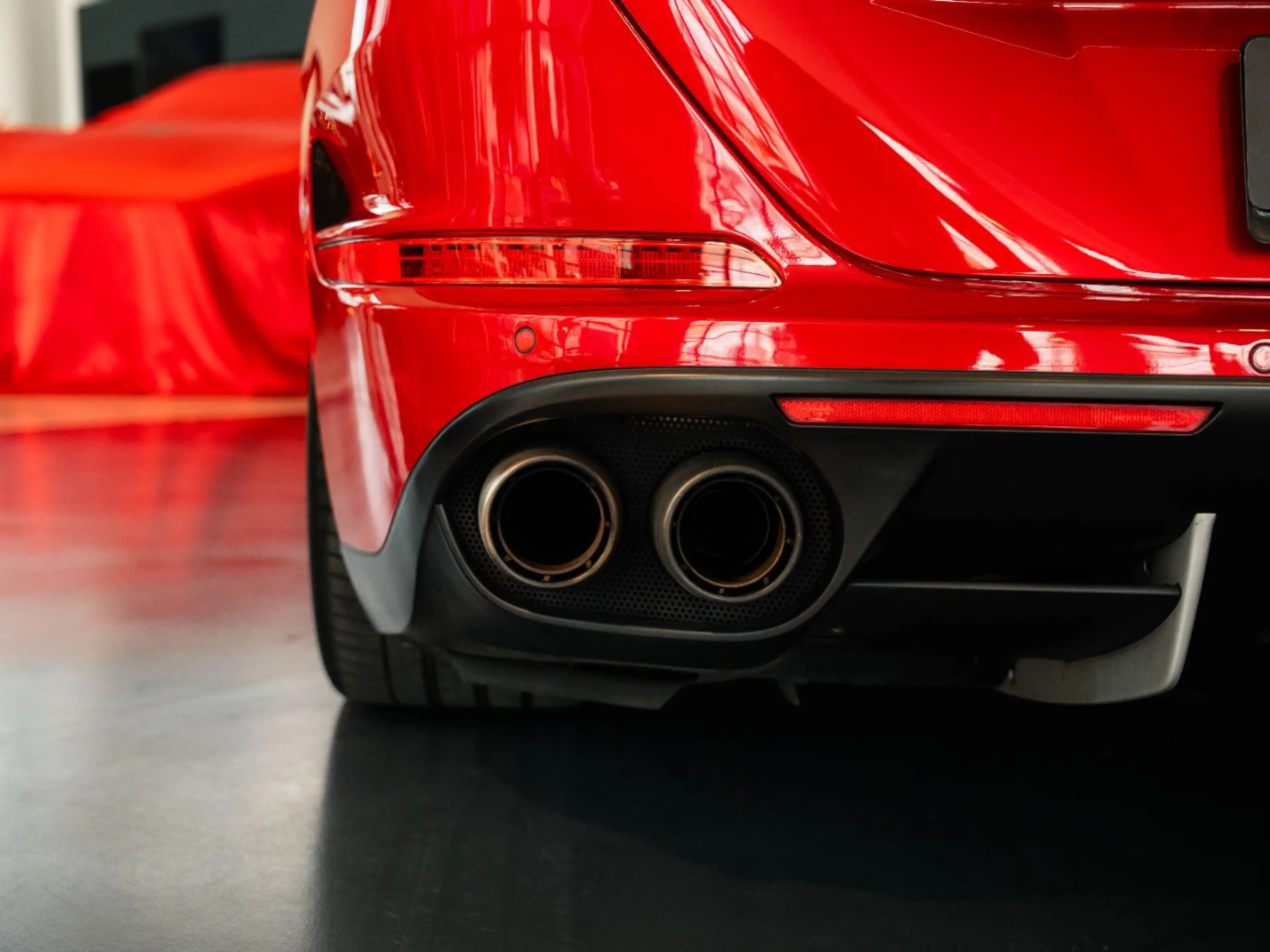 Ferrari California T Carbon *Alcantara*Parkkamera* — photo 15