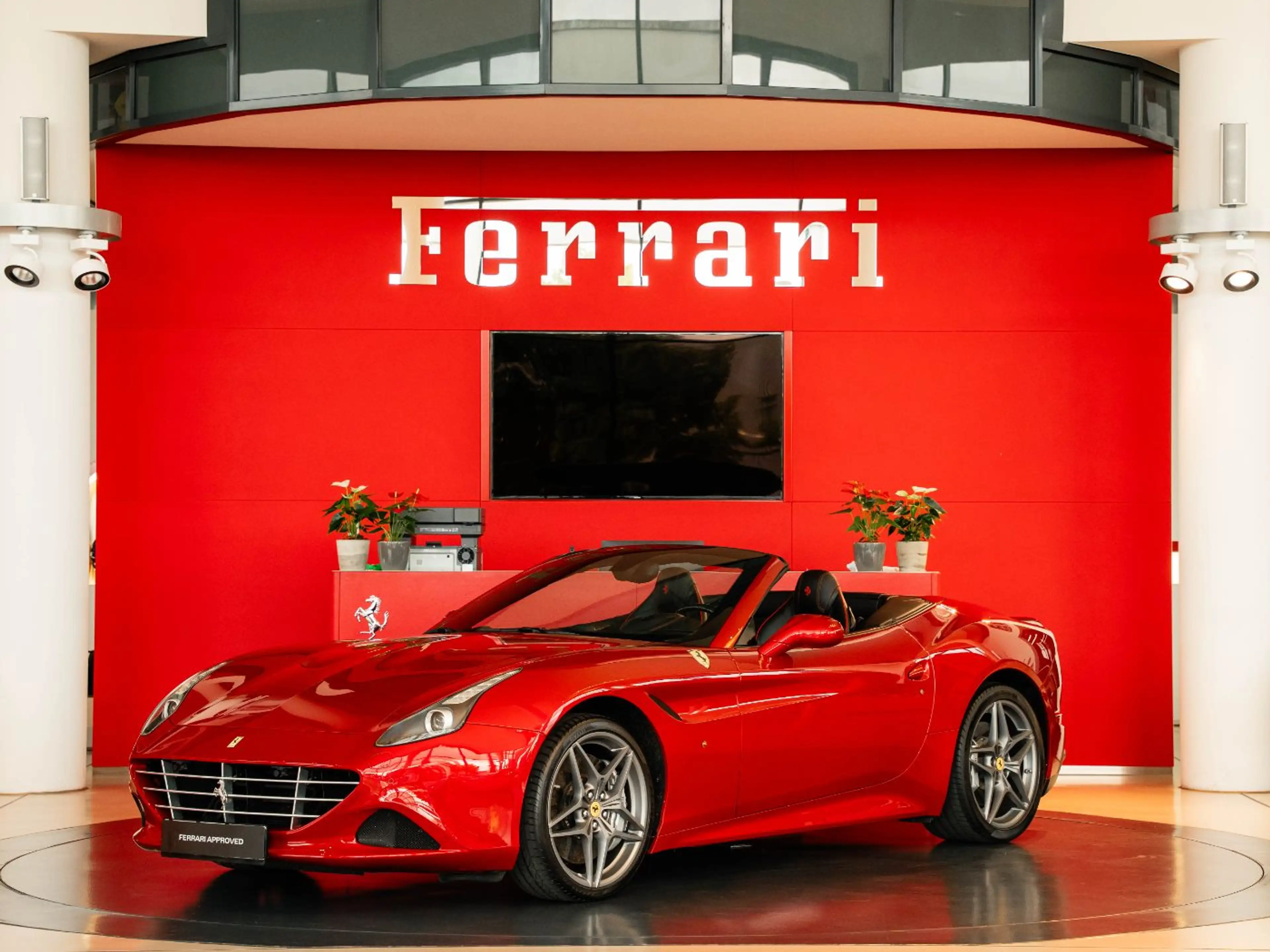 Ferrari California T Carbon *Alcantara*Parkkamera* — photo 2