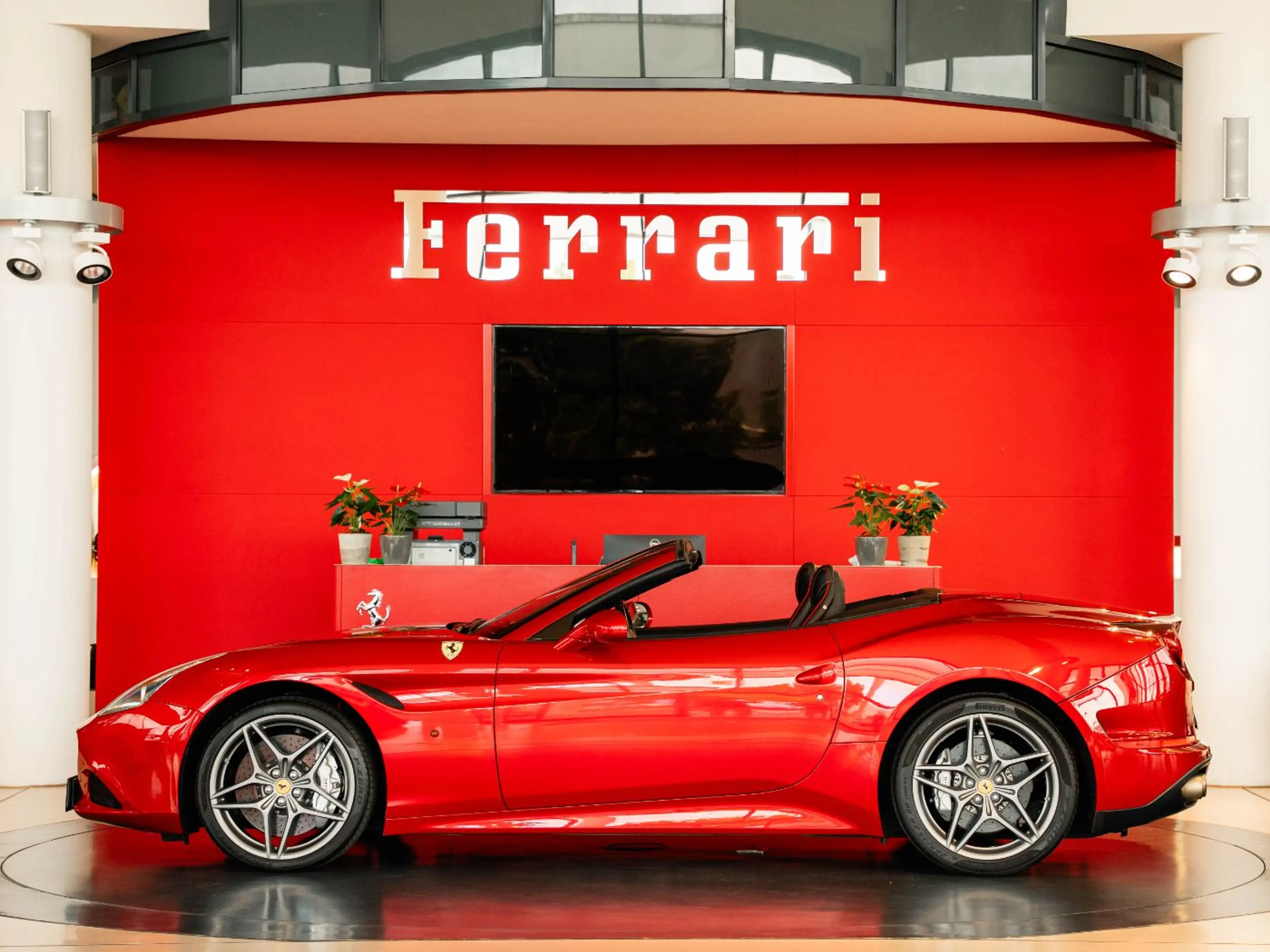 Ferrari California T Carbon *Alcantara*Parkkamera* — photo 4