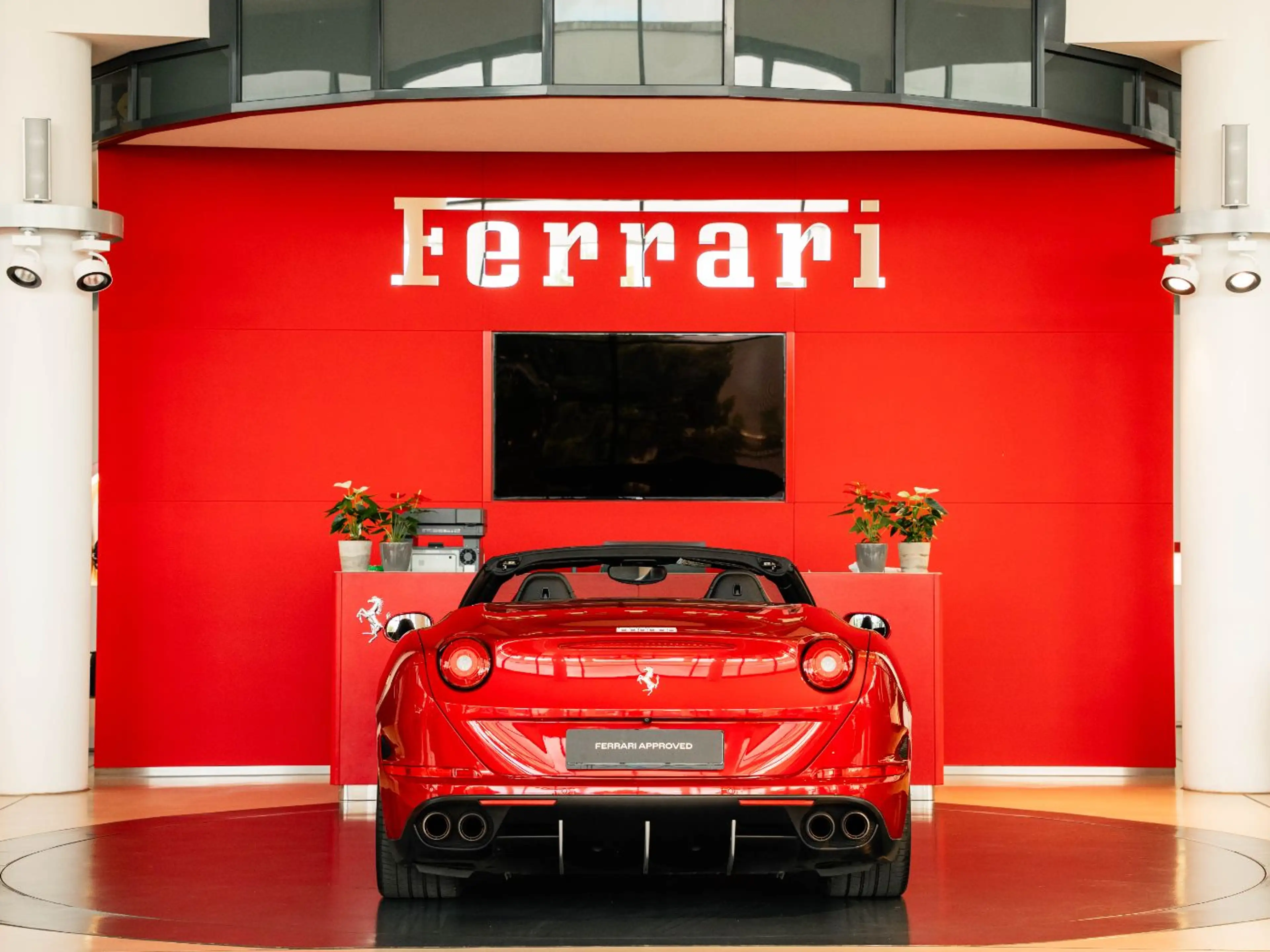 Ferrari California T Carbon *Alcantara*Parkkamera* — photo 6