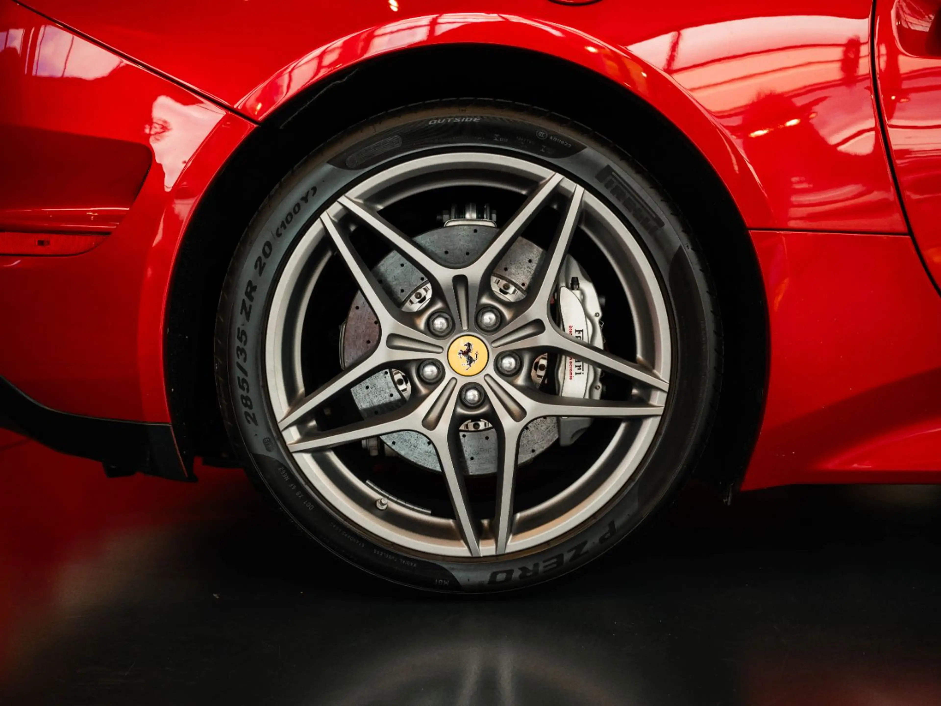 Ferrari California T Carbon *Alcantara*Parkkamera* — photo 11
