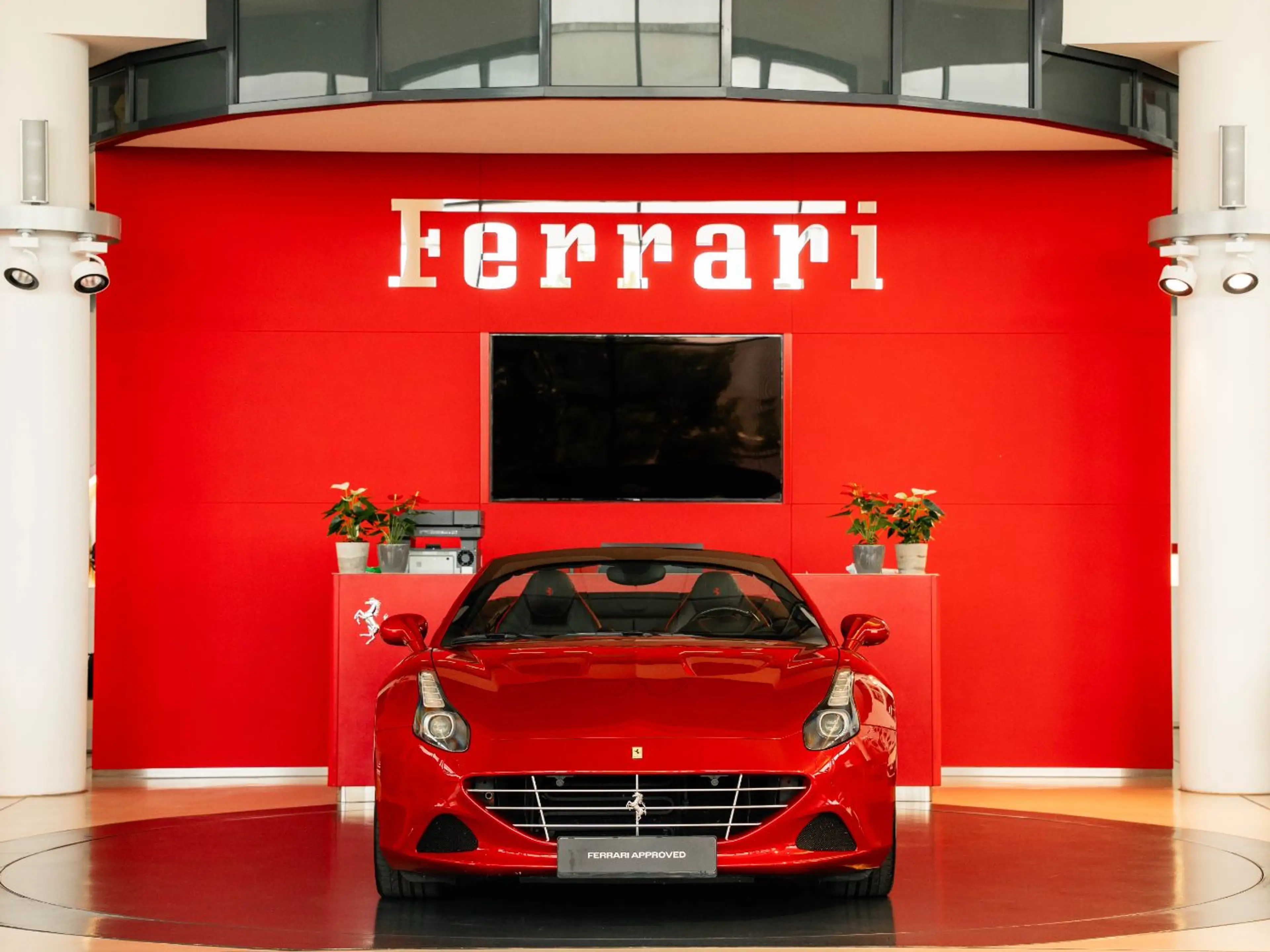 Ferrari California T Carbon *Alcantara*Parkkamera* — photo 10