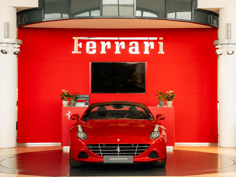 Ferrari California T Carbon *Alcantara*Parkkamera* — photo 10