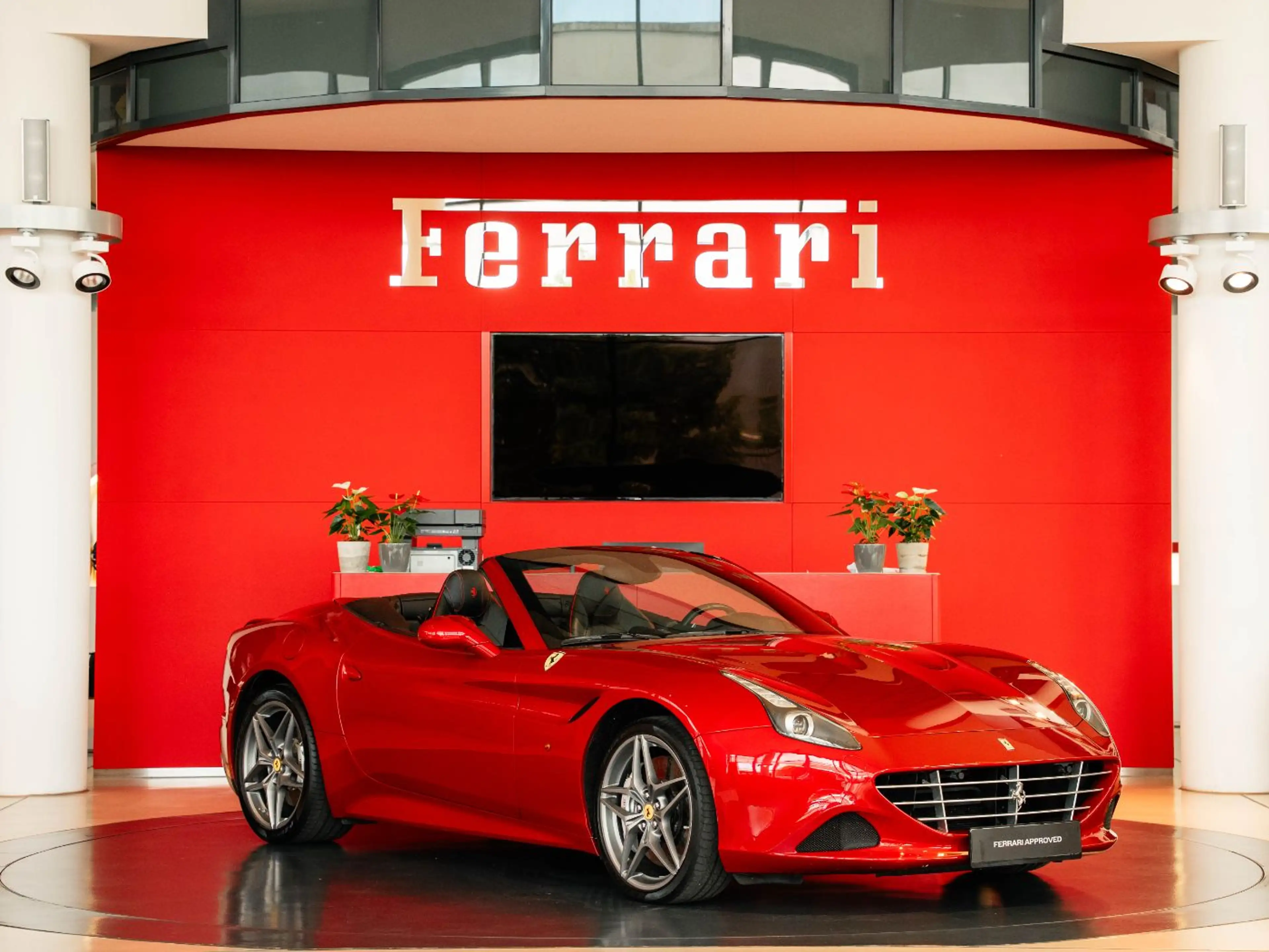 Ferrari California T Carbon *Alcantara*Parkkamera* — photo 9