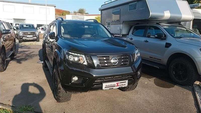 Second hand Nissan Navara 2.3