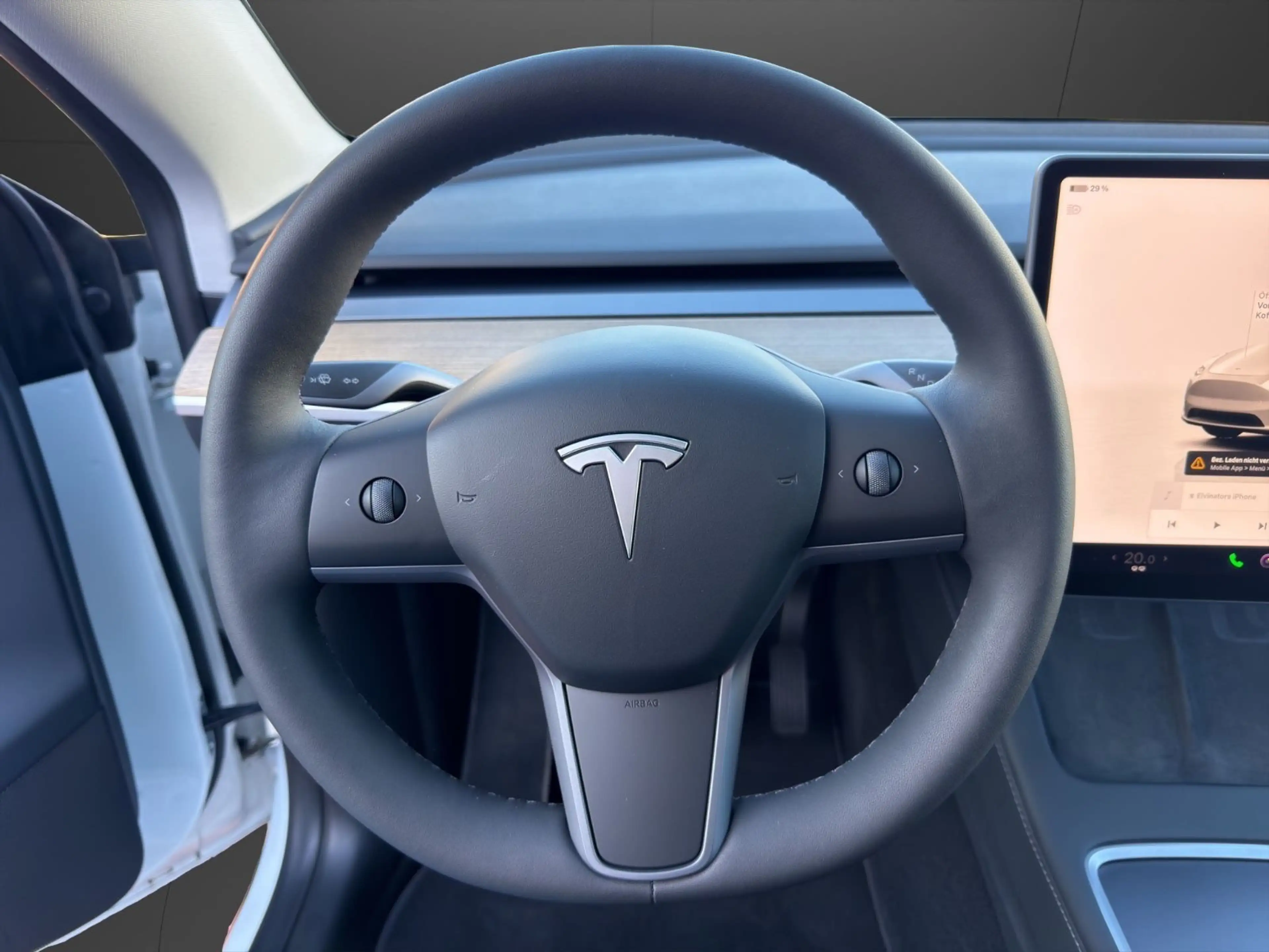 Tesla Model Y Long Range Dual AWD Wärmepumpe PANO 360° — photo 14