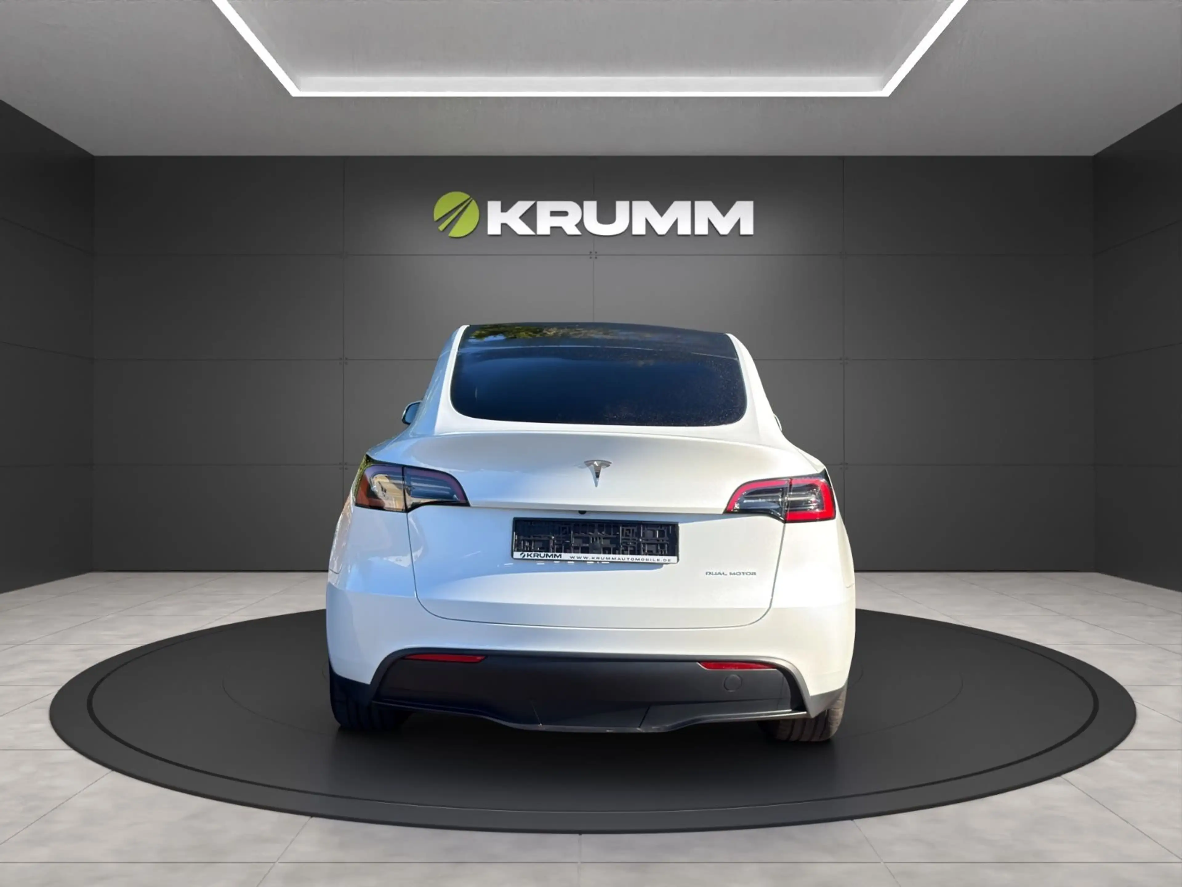 Tesla Model Y Long Range Dual AWD Wärmepumpe PANO 360° — photo 6