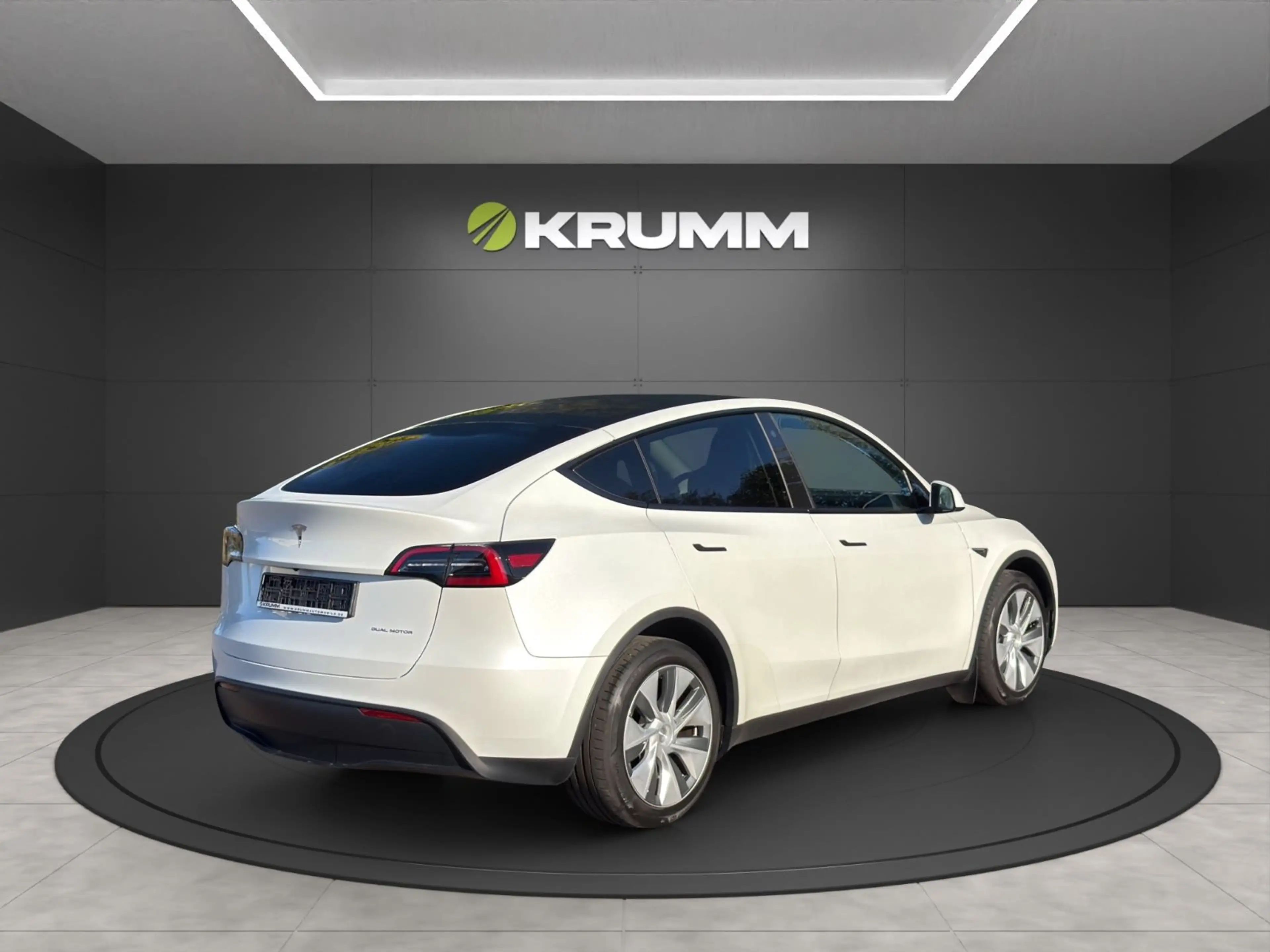 Tesla Model Y Long Range Dual AWD Wärmepumpe PANO 360° — photo 7