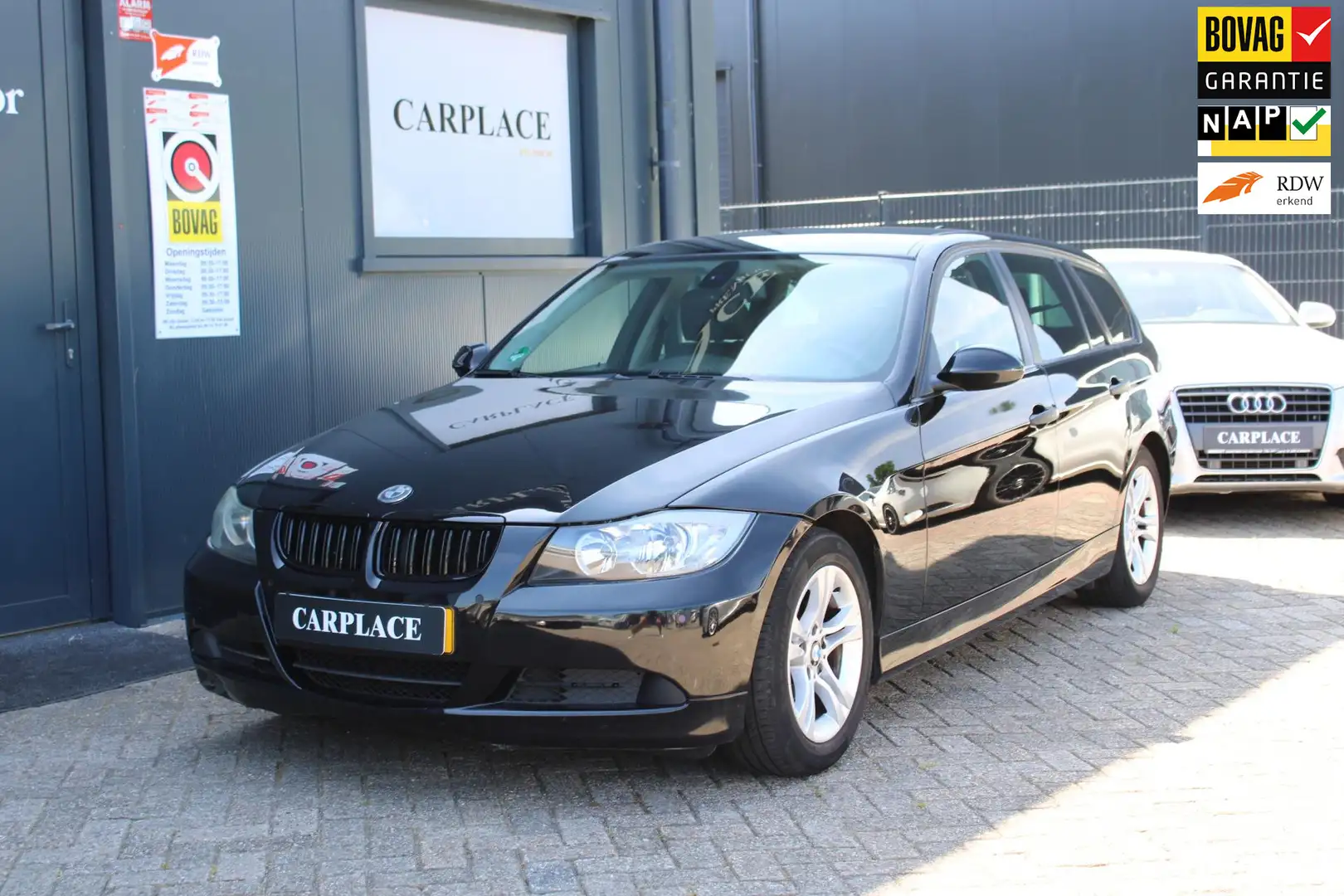 BMW 320 3-serie Touring 320i Business Line Zwart - 1